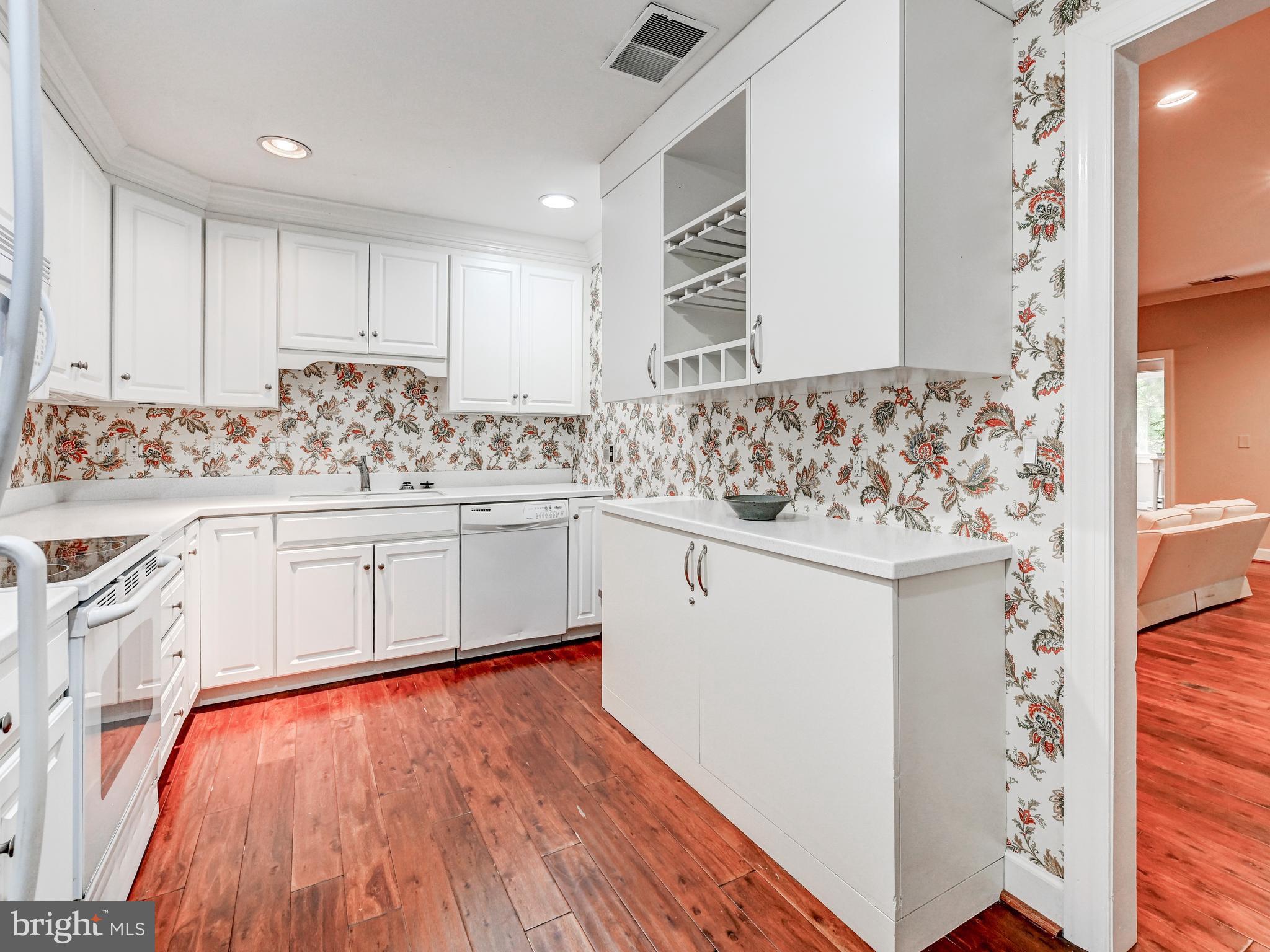LUTHERVILLE - Residential