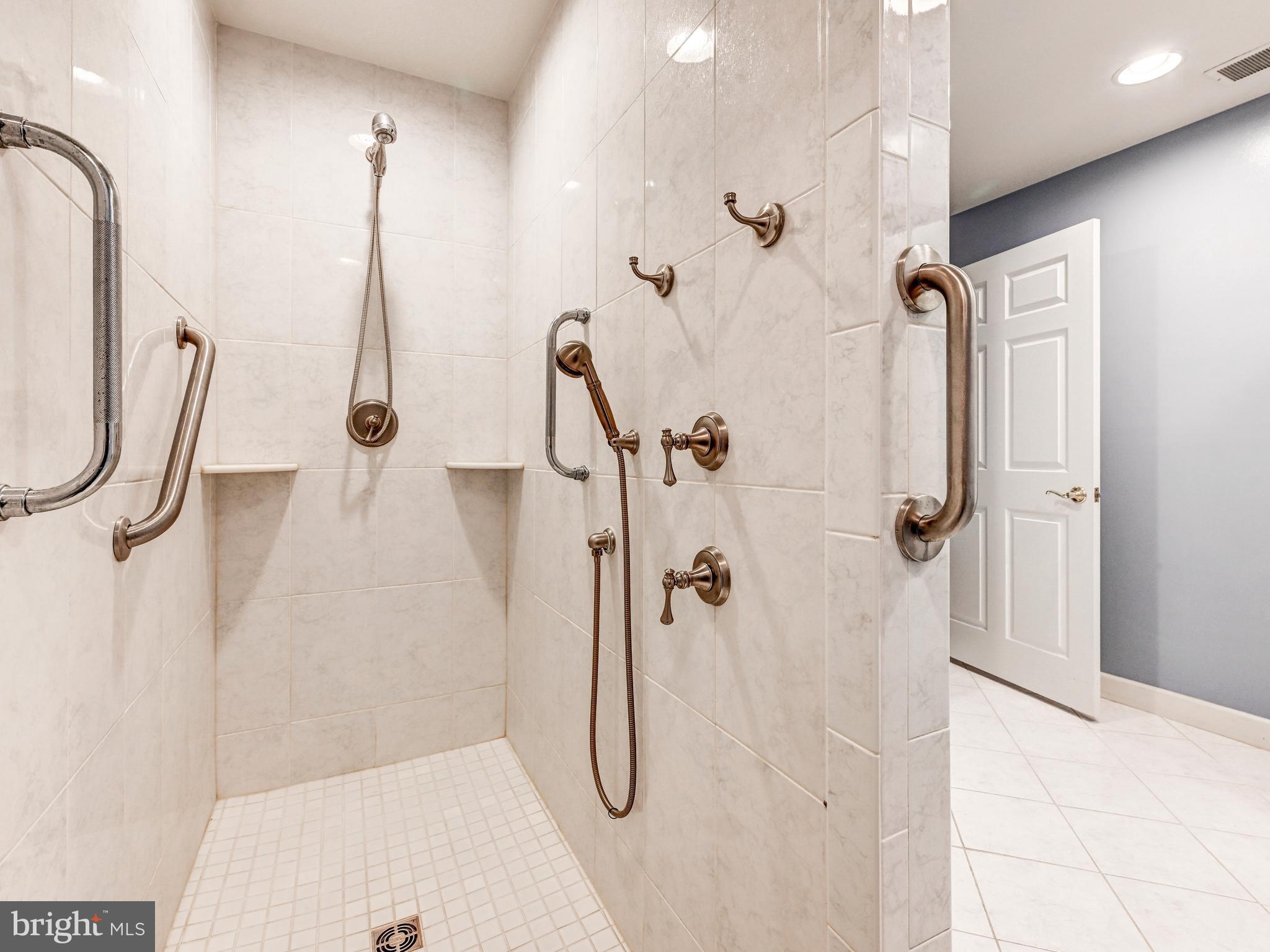 LUTHERVILLE - Residential