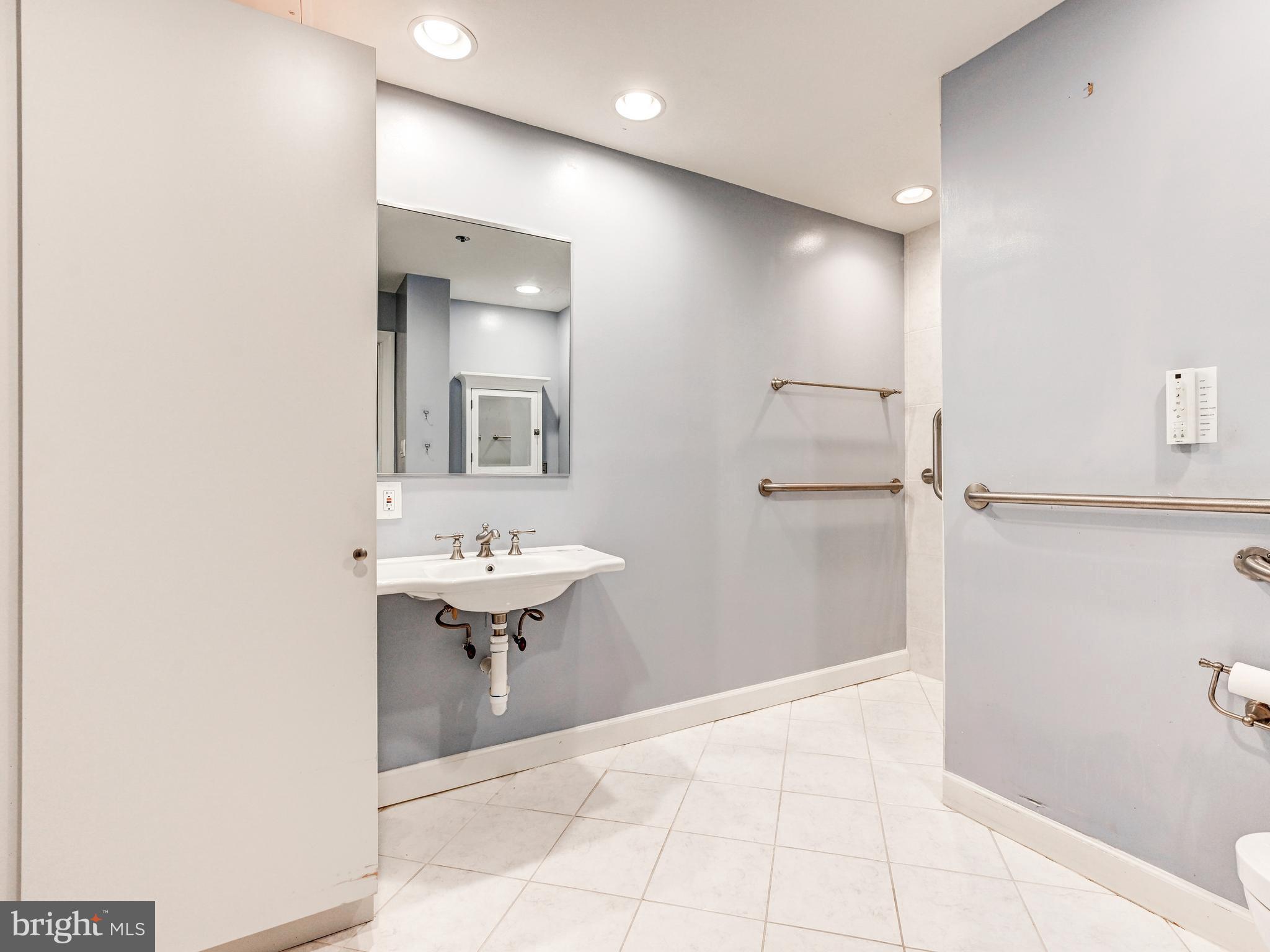 LUTHERVILLE - Residential