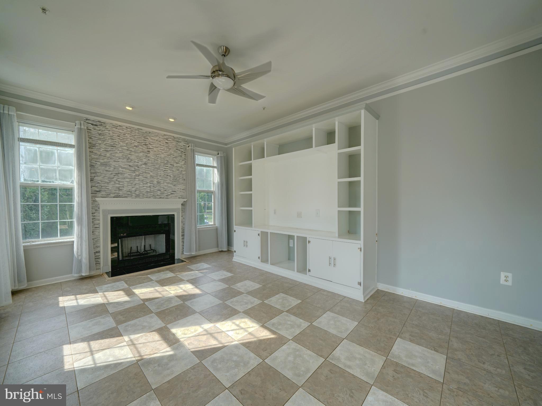 LAKEVIEW - Residential
