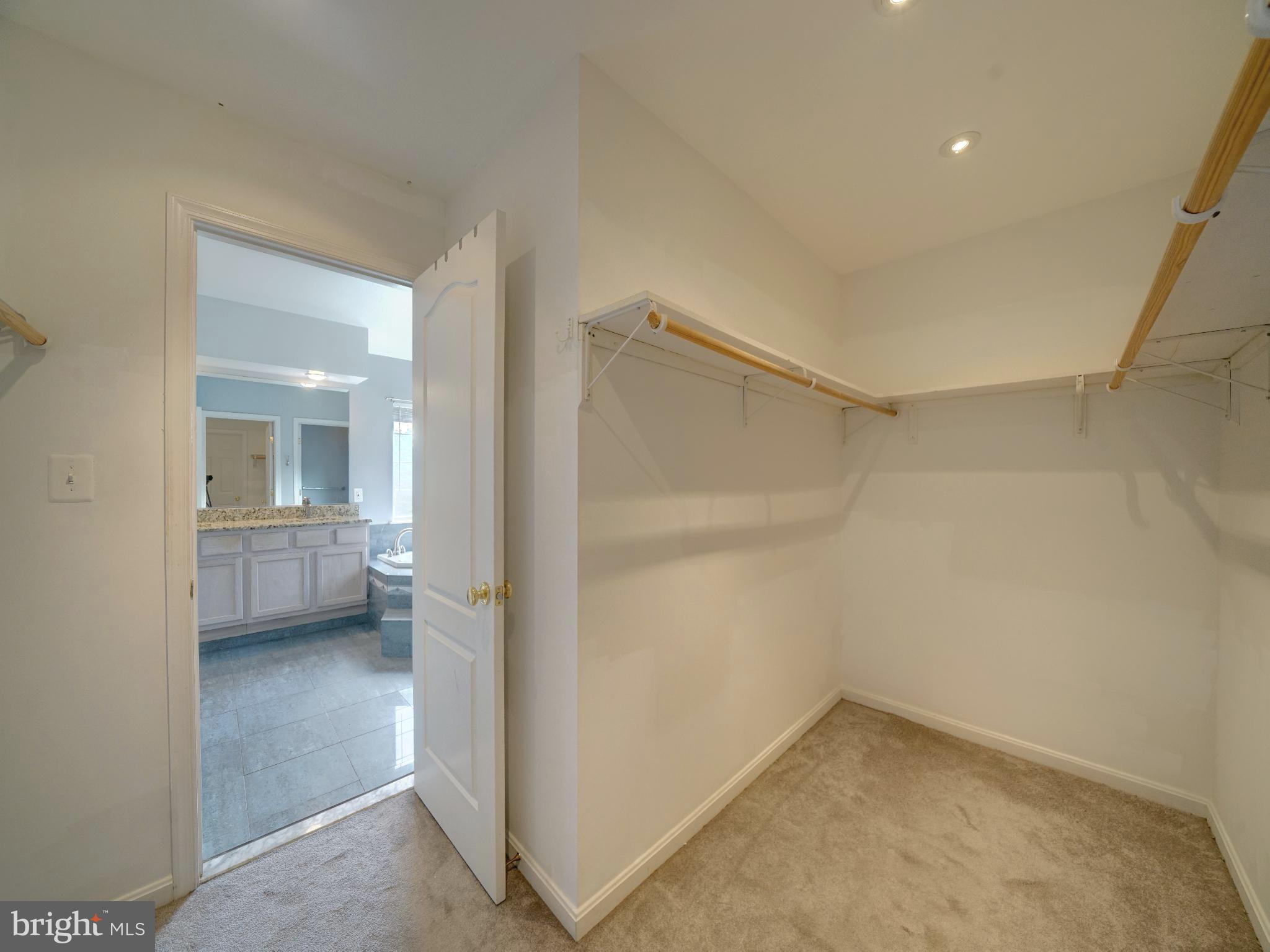 LAKEVIEW - Residential
