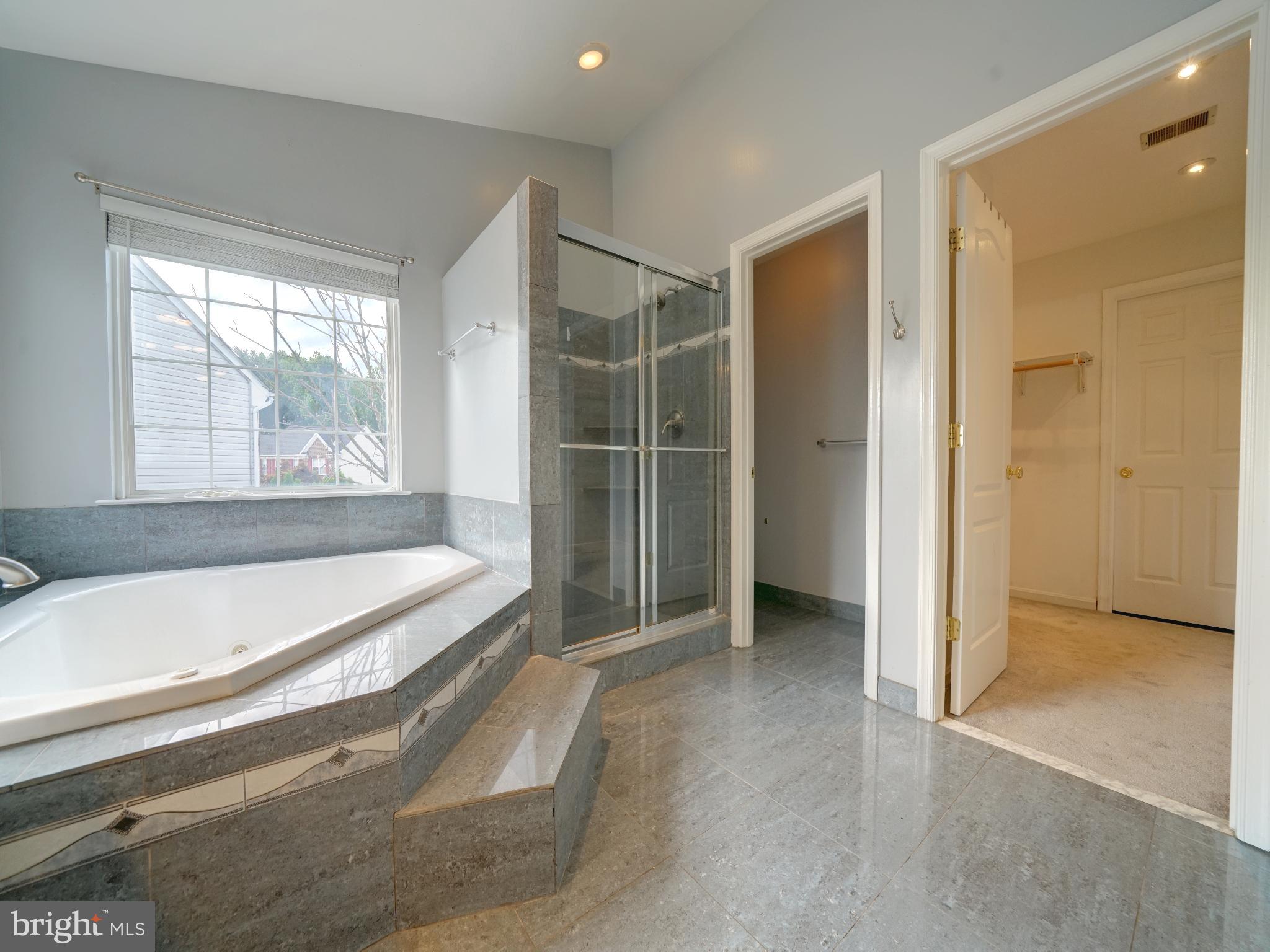LAKEVIEW - Residential