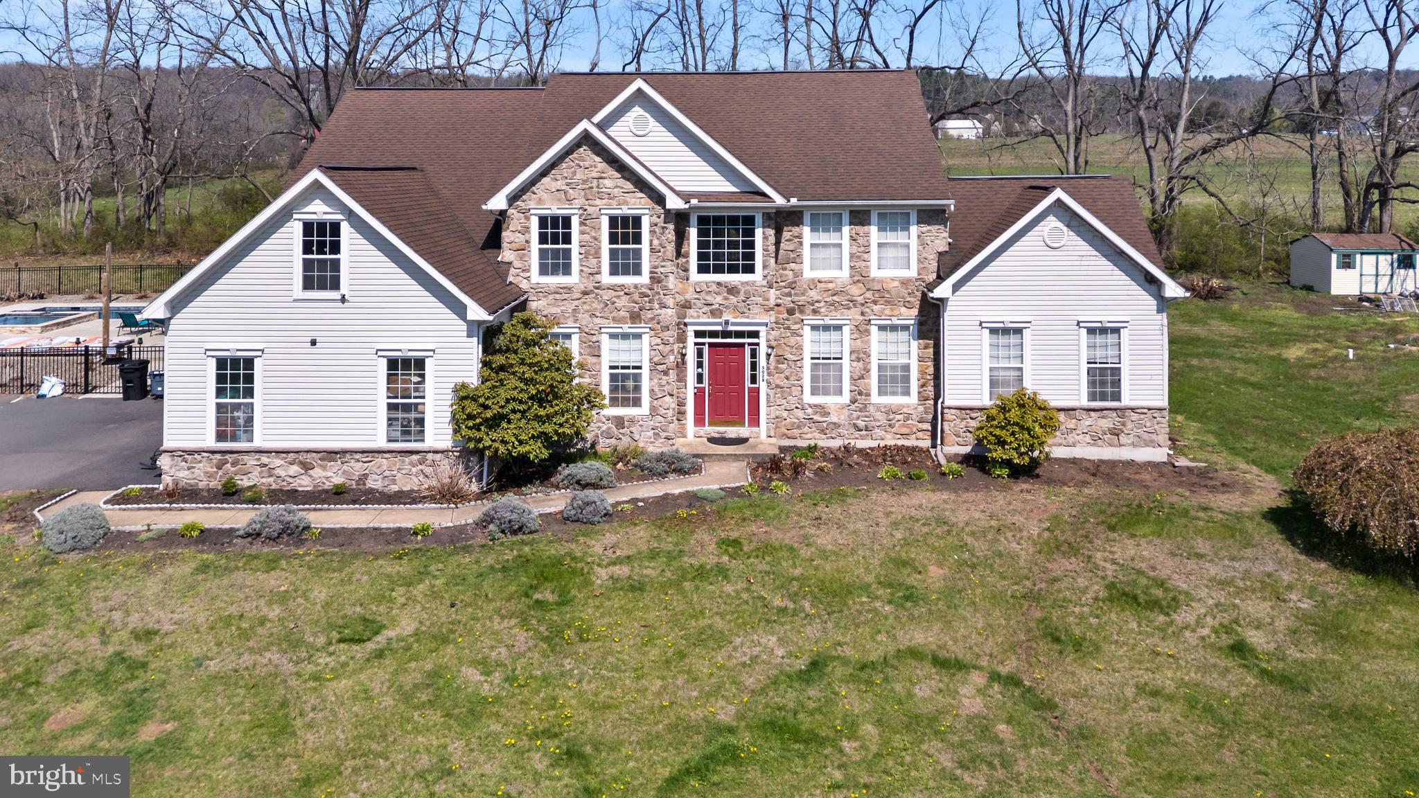 EST @ CEDAR HOLLOW - Residential