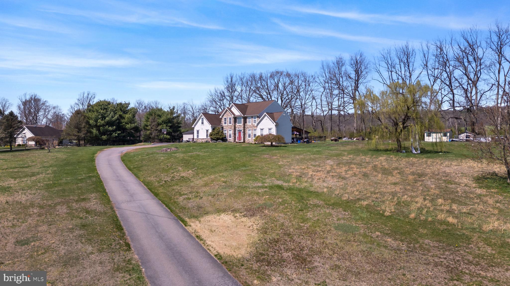 EST @ CEDAR HOLLOW - Residential