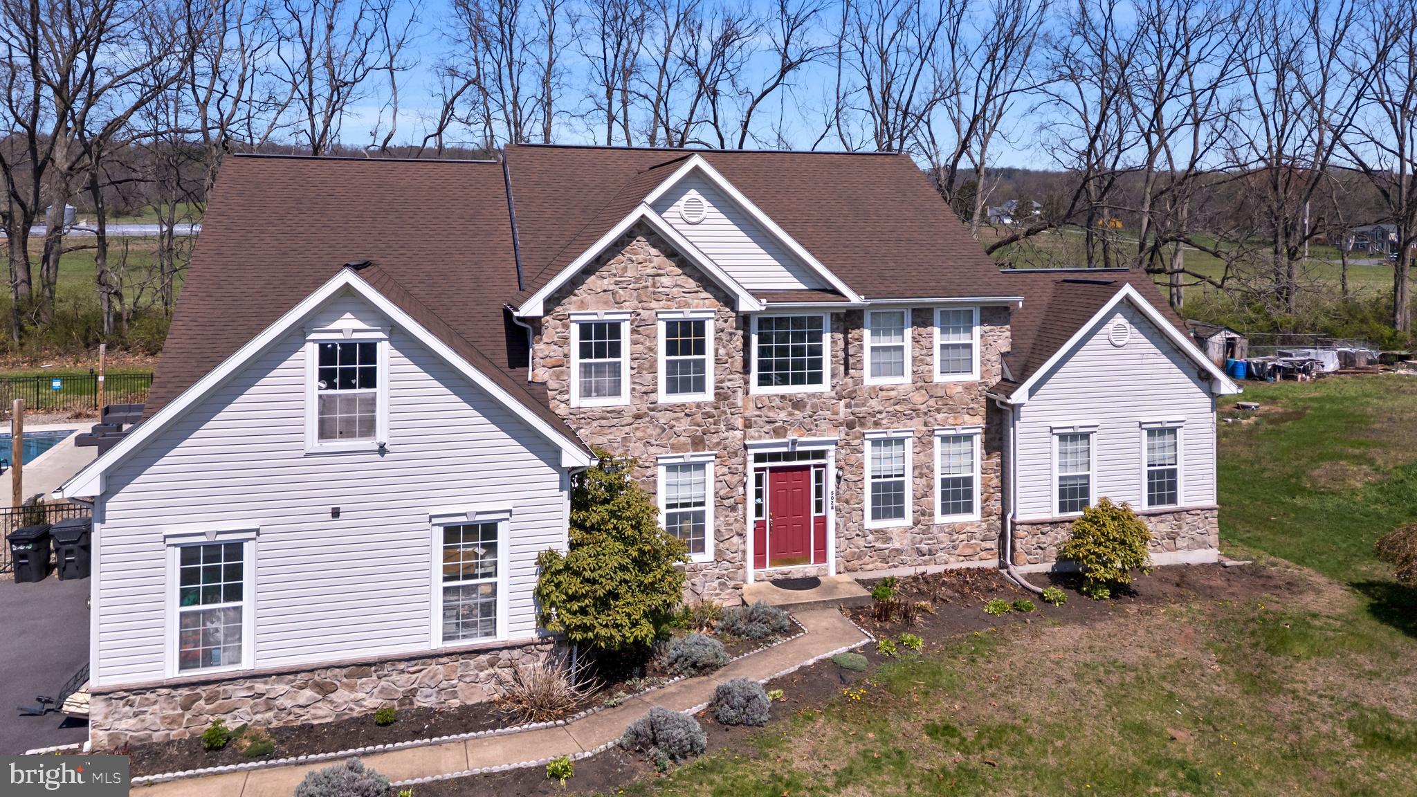 EST @ CEDAR HOLLOW - Residential