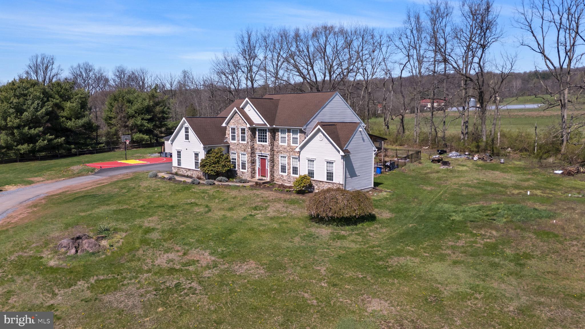 EST @ CEDAR HOLLOW - Residential