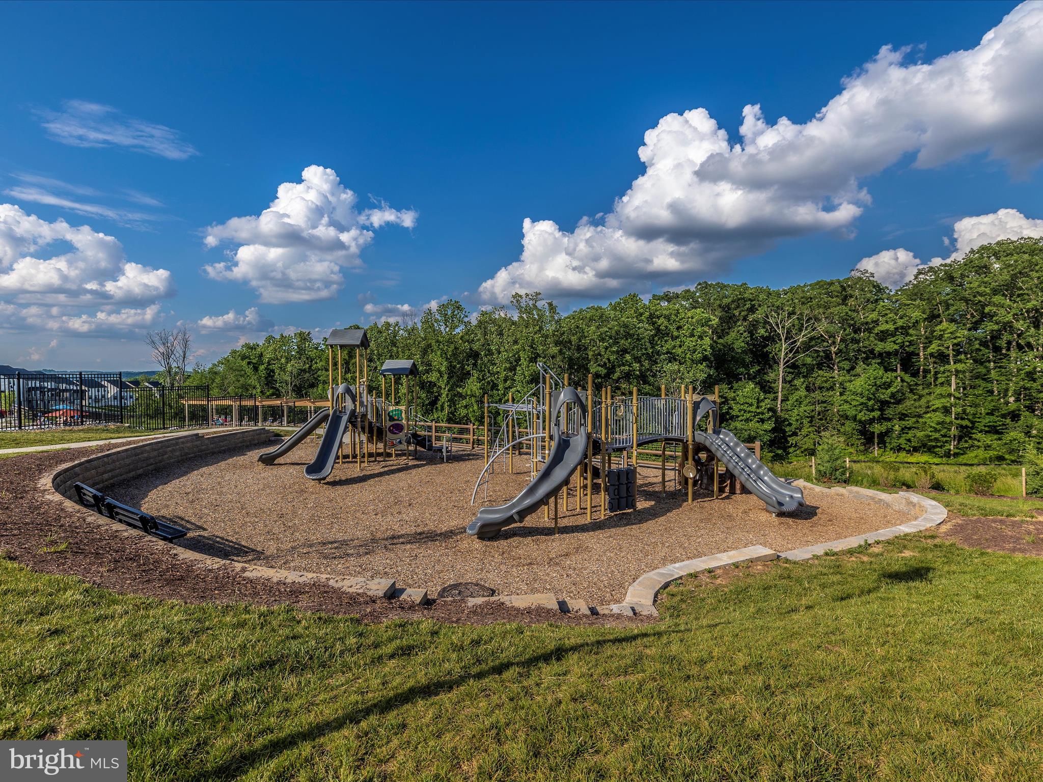 LAKE LINGANORE TOWN CENTER - Residential