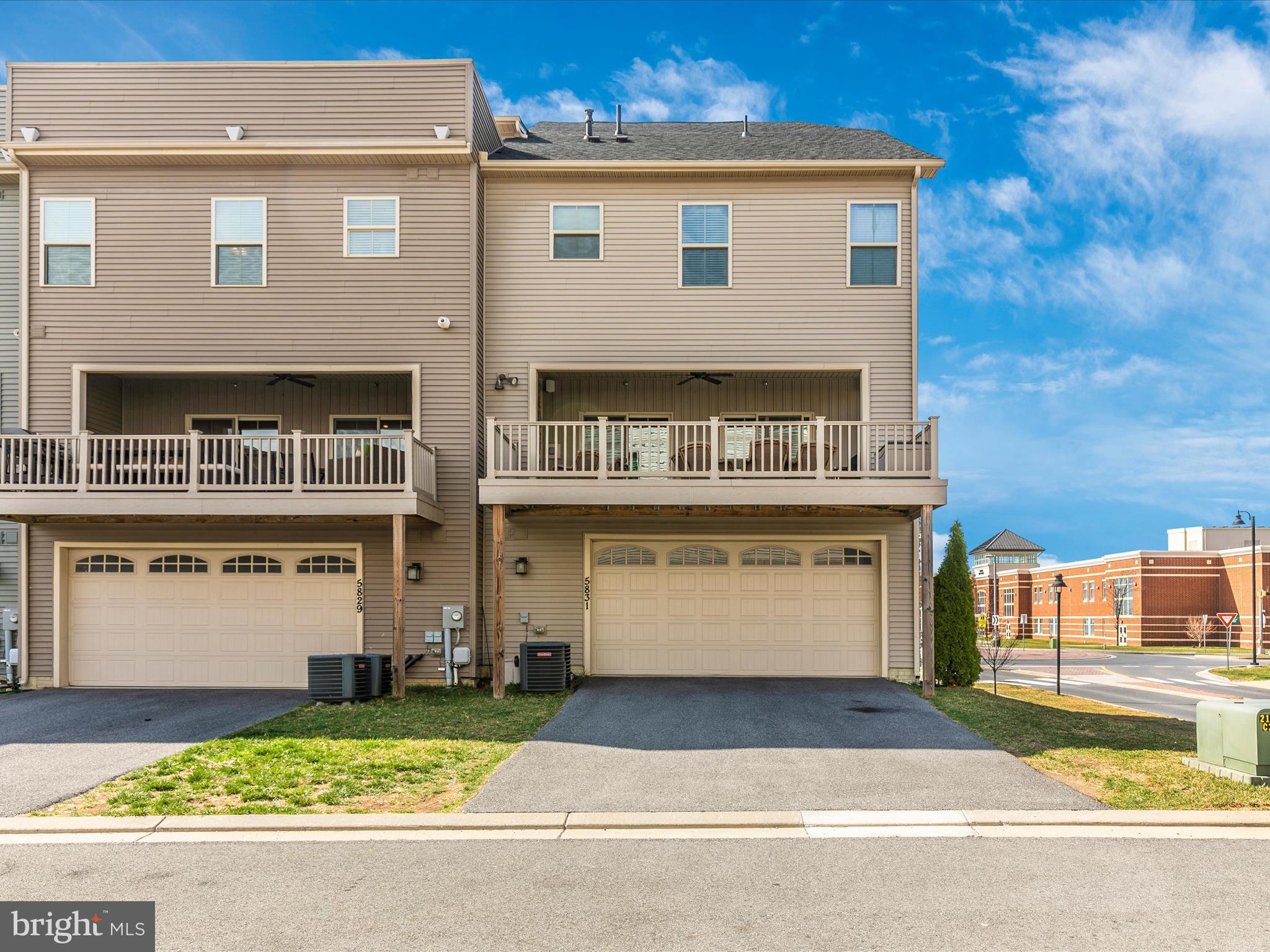 LAKE LINGANORE TOWN CENTER - Residential