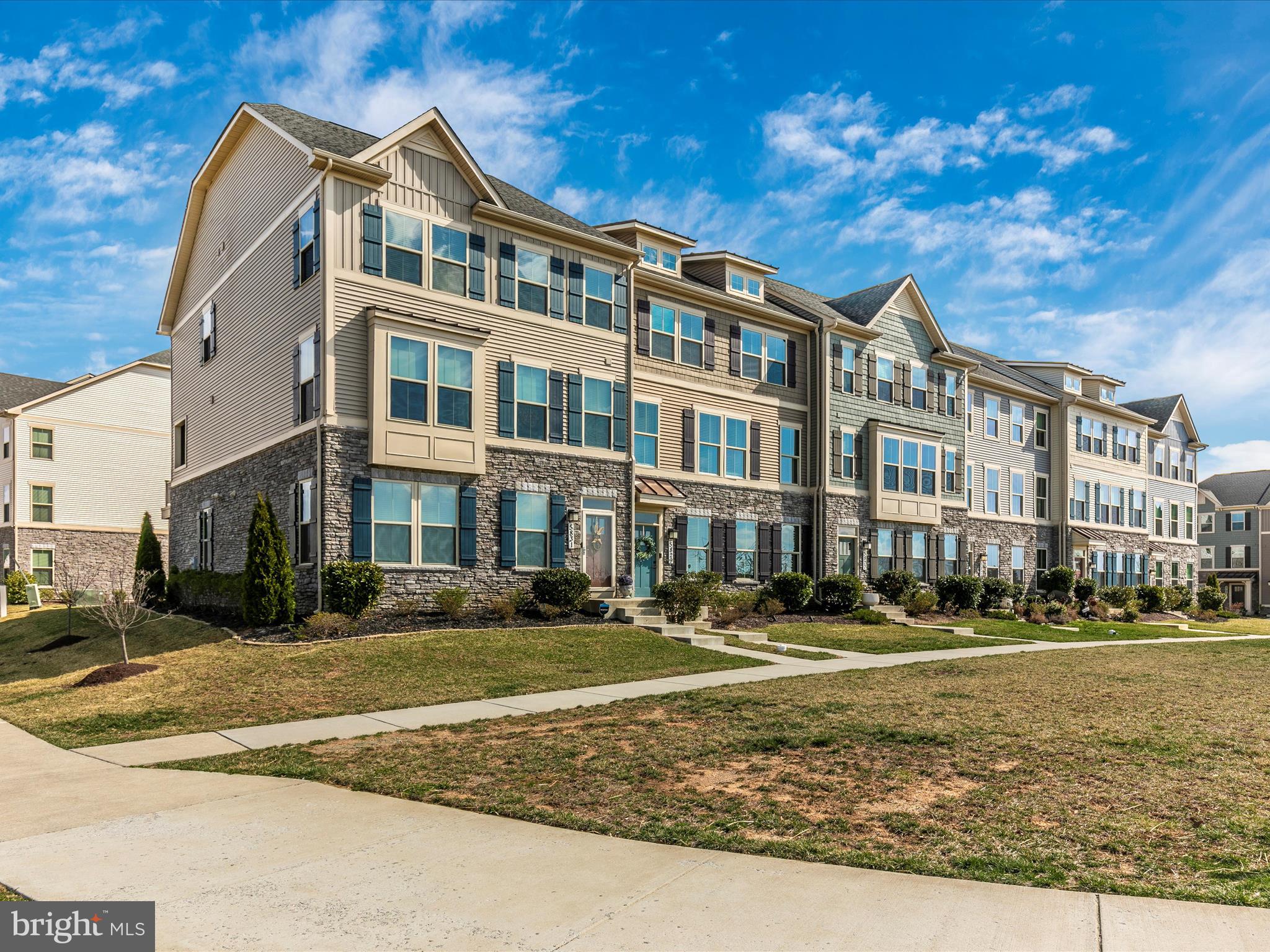LAKE LINGANORE TOWN CENTER - Residential