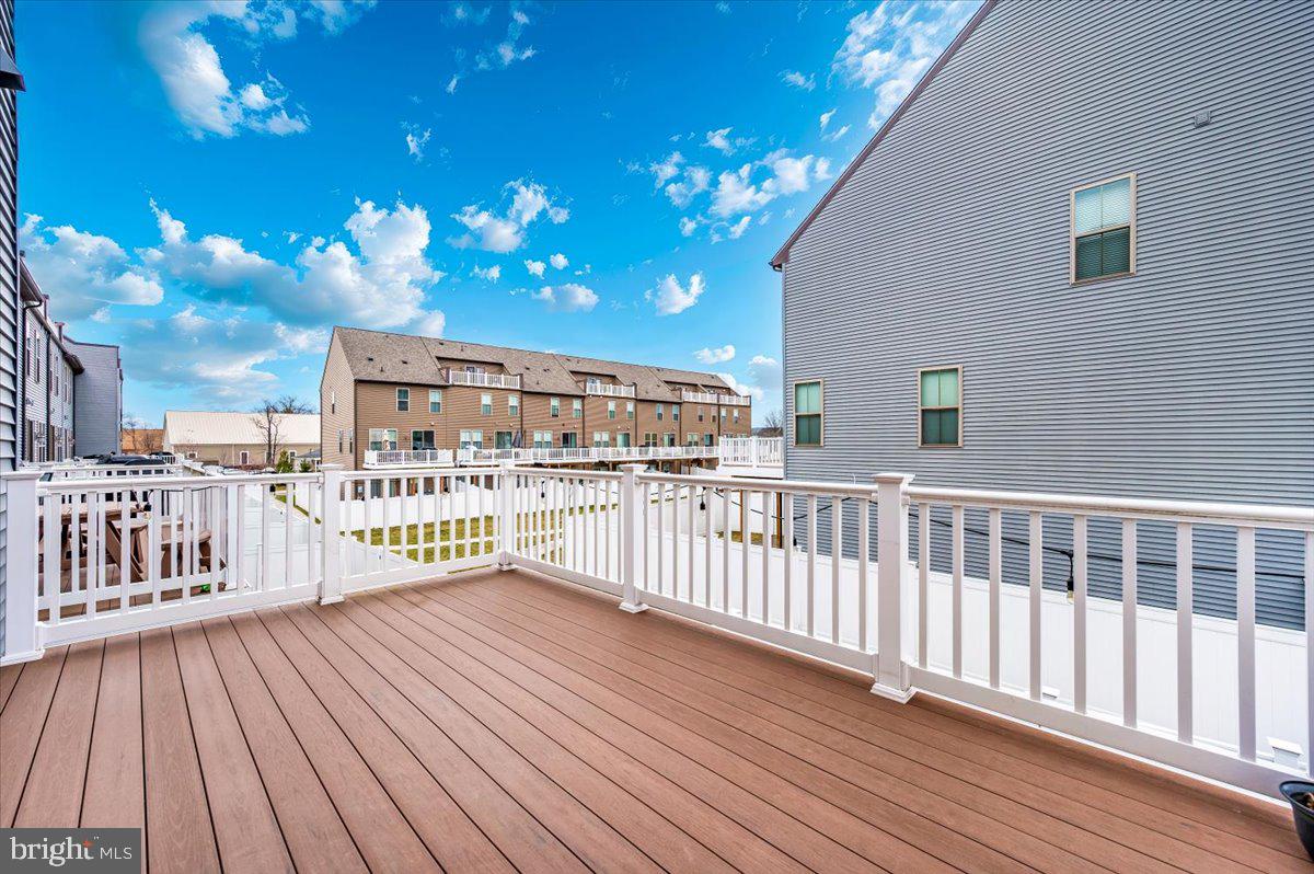 DOMINION TRAIL - Residential Lease