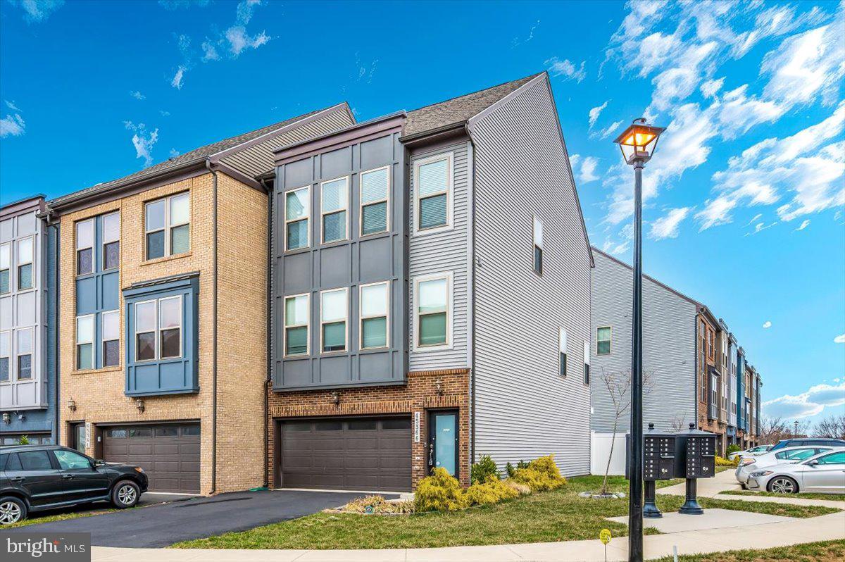 DOMINION TRAIL - Residential Lease