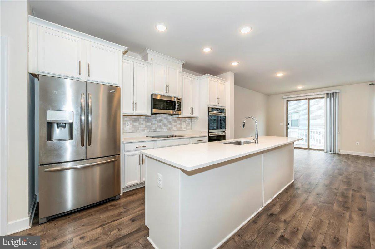 DOMINION TRAIL - Residential Lease