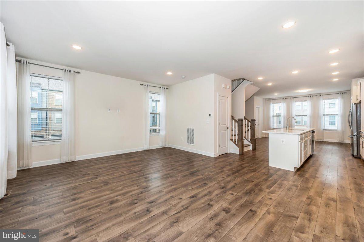 DOMINION TRAIL - Residential Lease