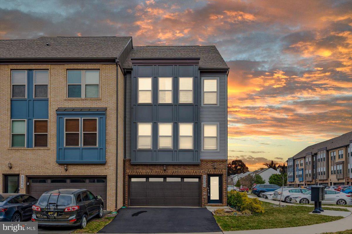 DOMINION TRAIL - Residential Lease