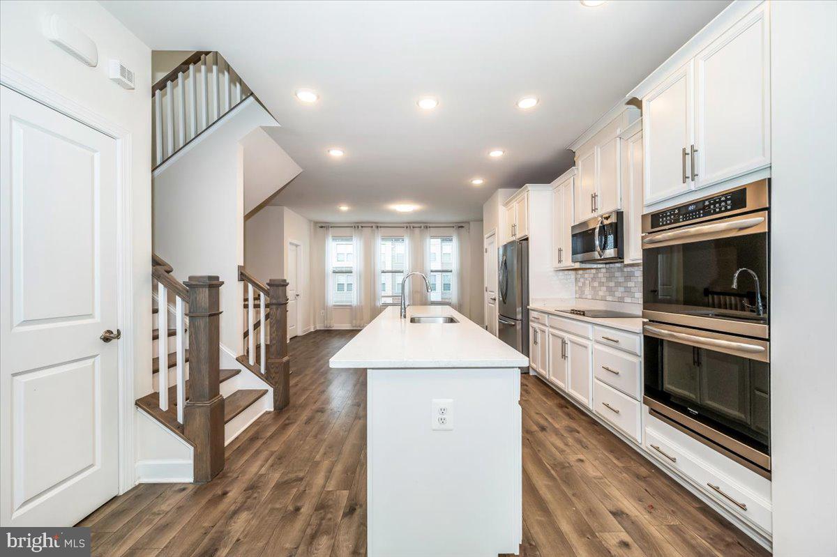 DOMINION TRAIL - Residential Lease