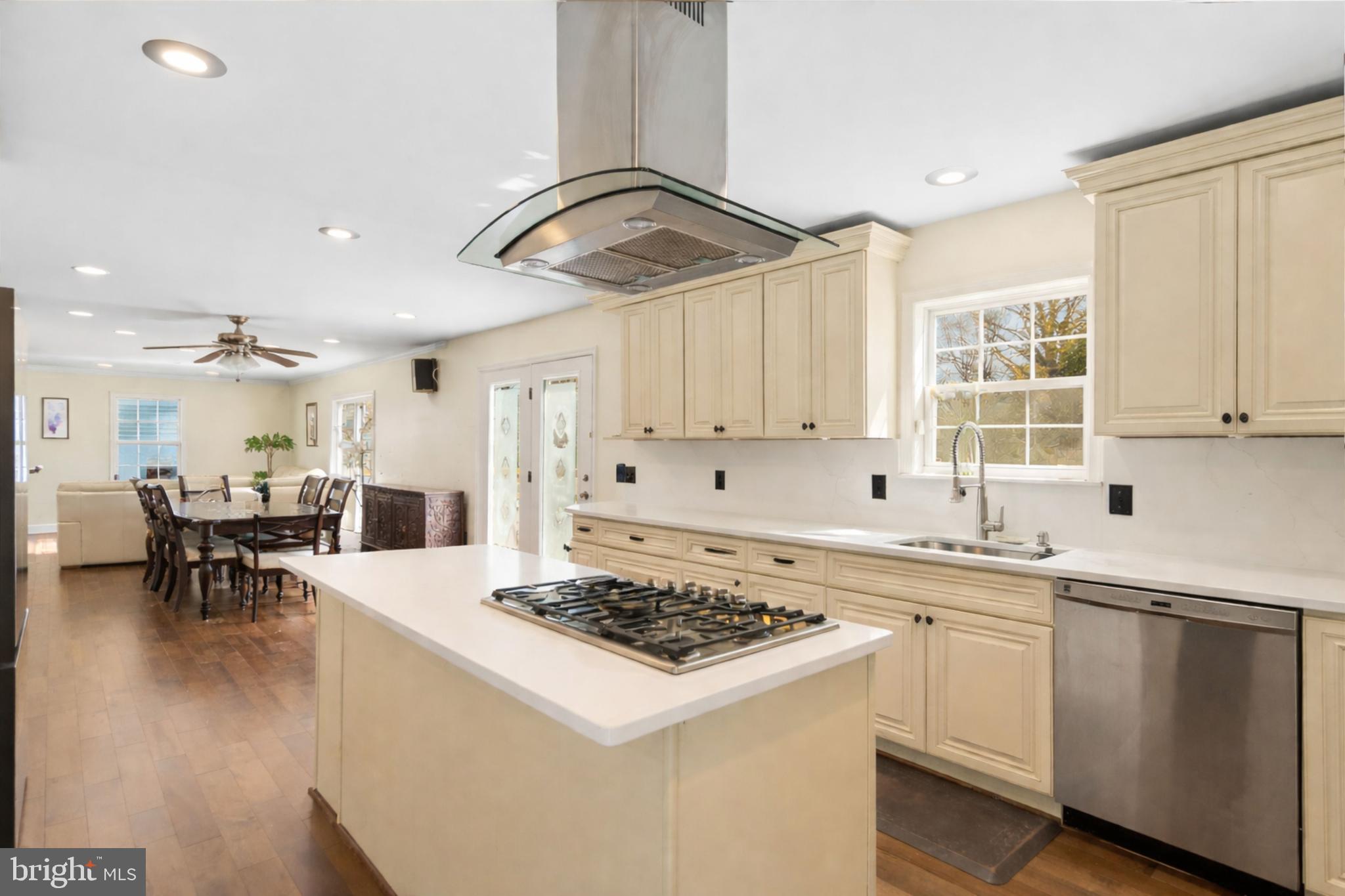 HALEMHURST - Residential