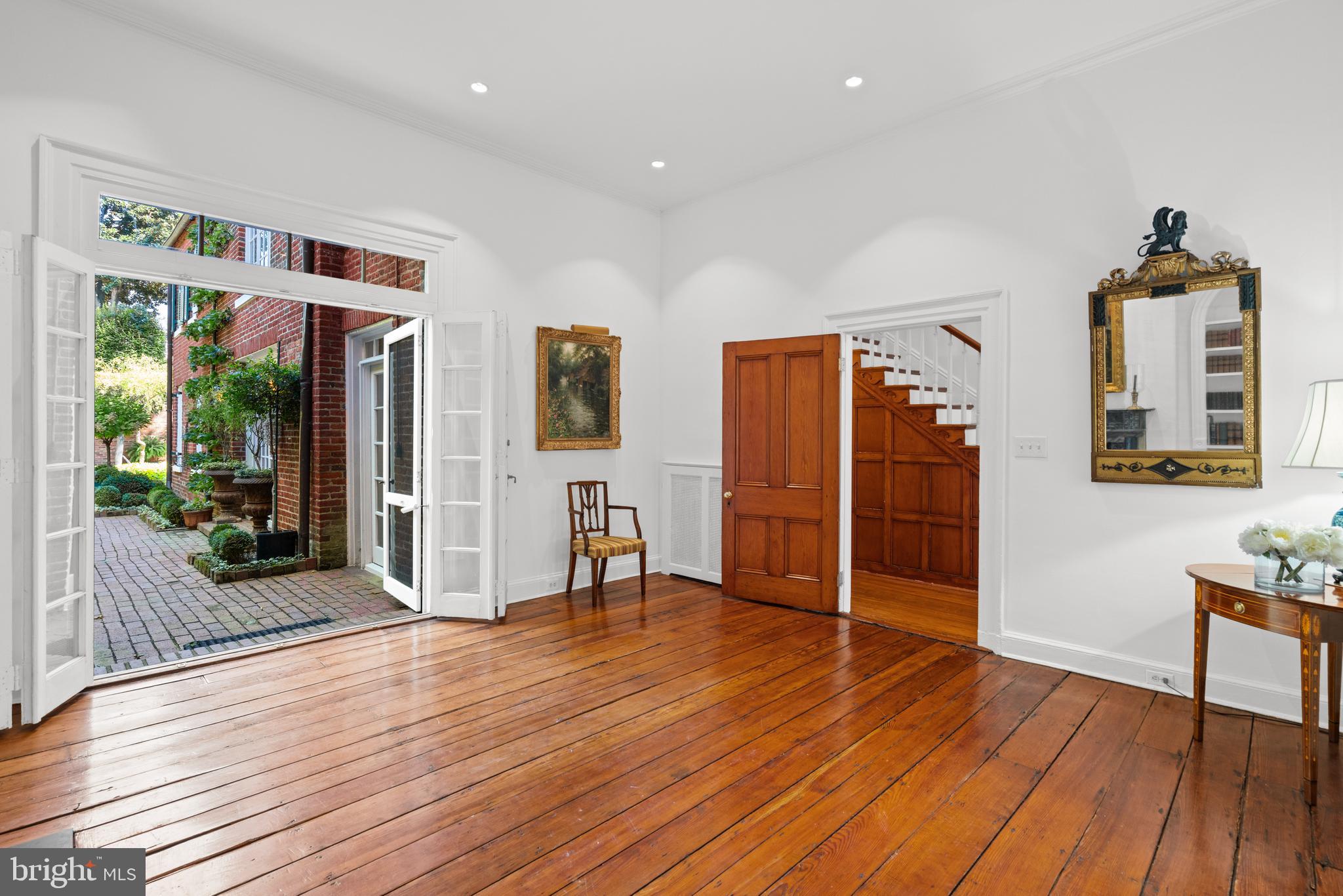 GEORGETOWN - Residential