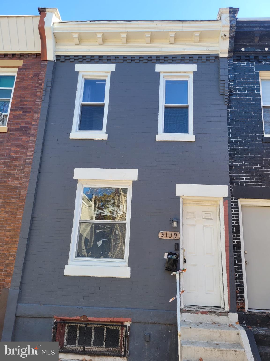 Welcome to 3139 N Stillman St. This property is a 2 bedroom 1 bathroom property.