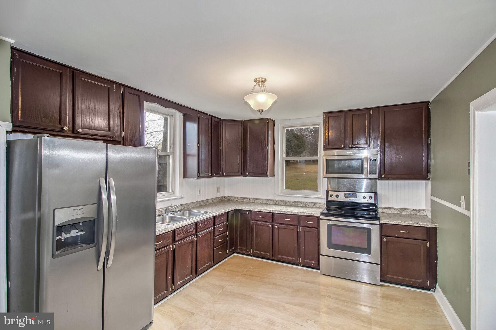 ABINGDON ESTATES - Residential Lease