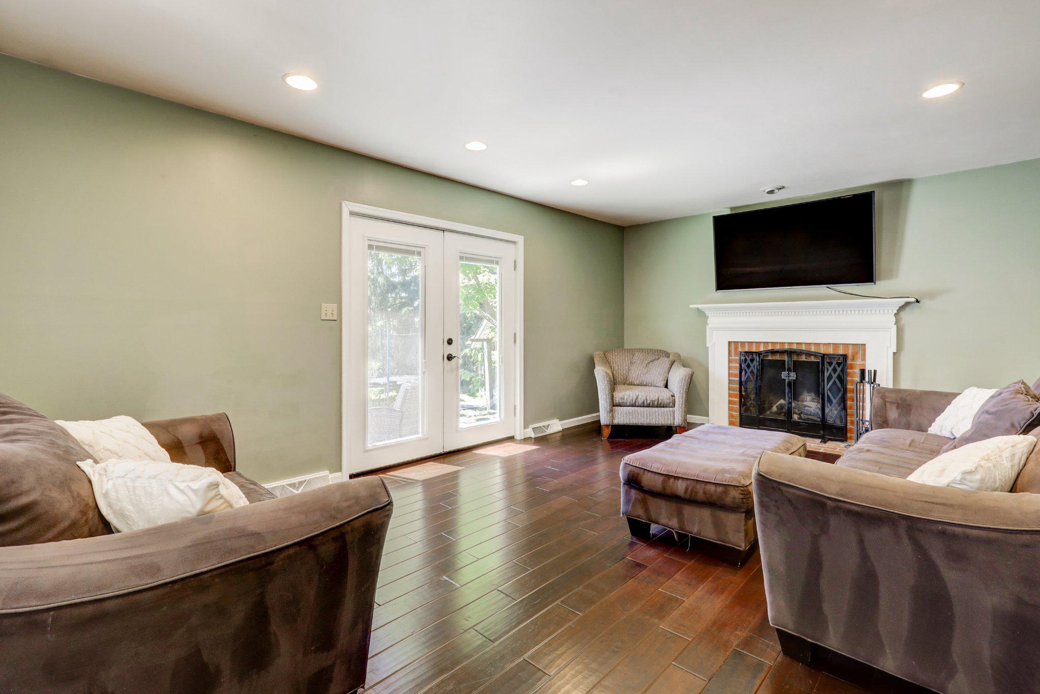 MEADOW BROOK ESTATES - Residential
