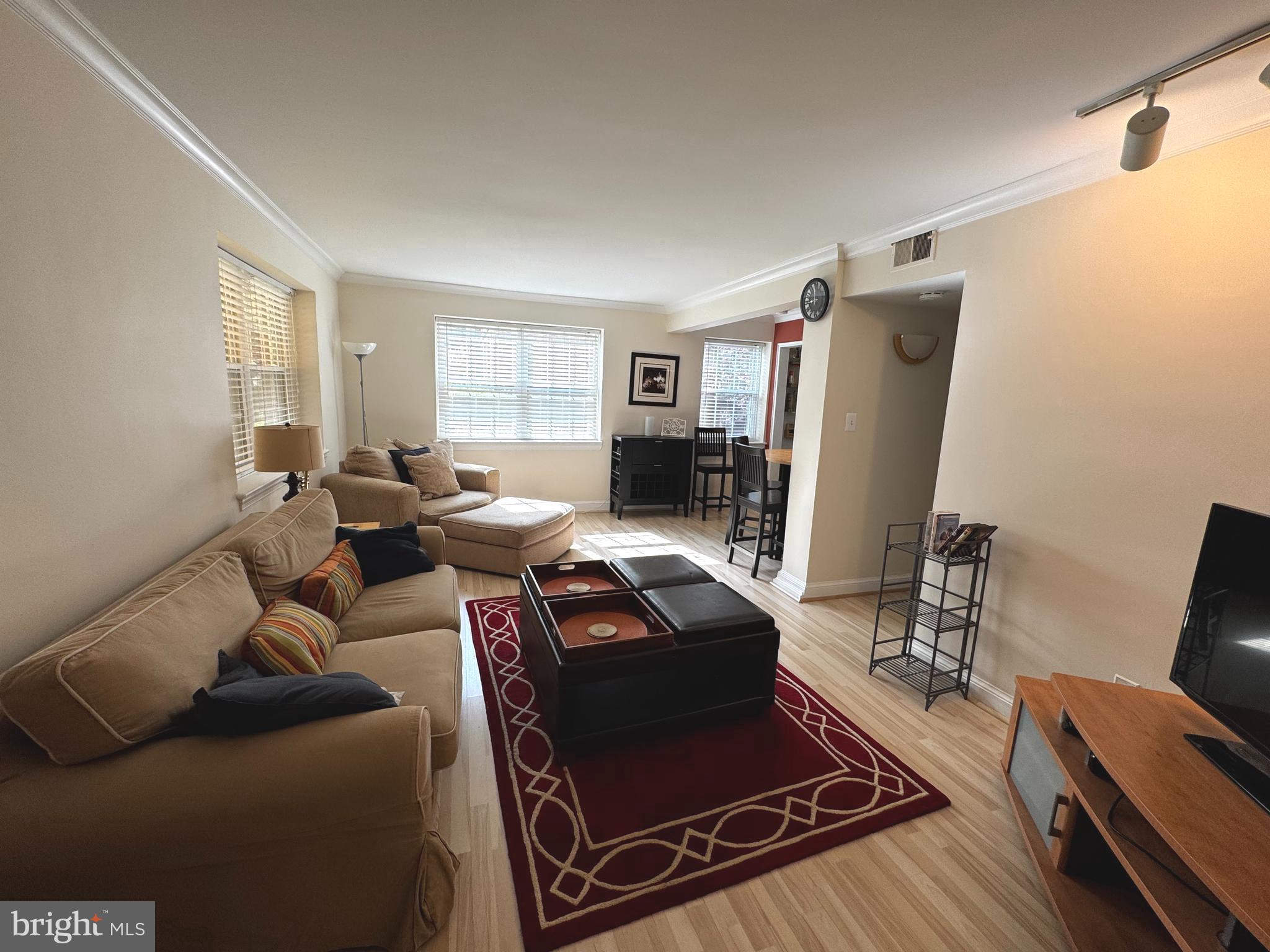 PALISADE GARDENS - Residential Lease