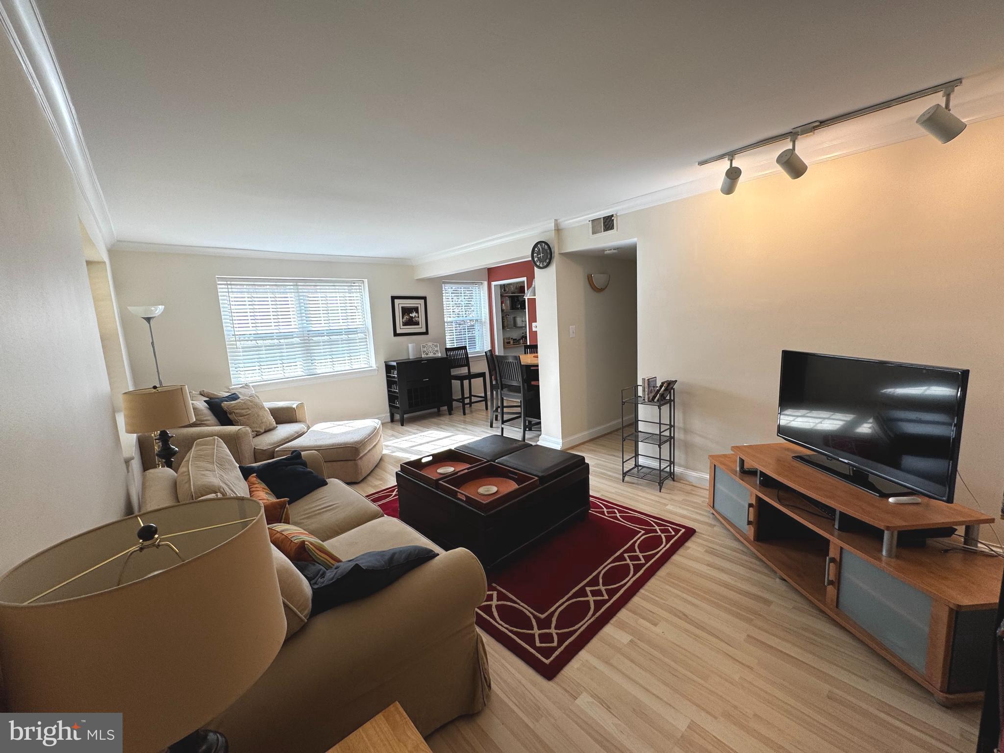 PALISADE GARDENS - Residential Lease