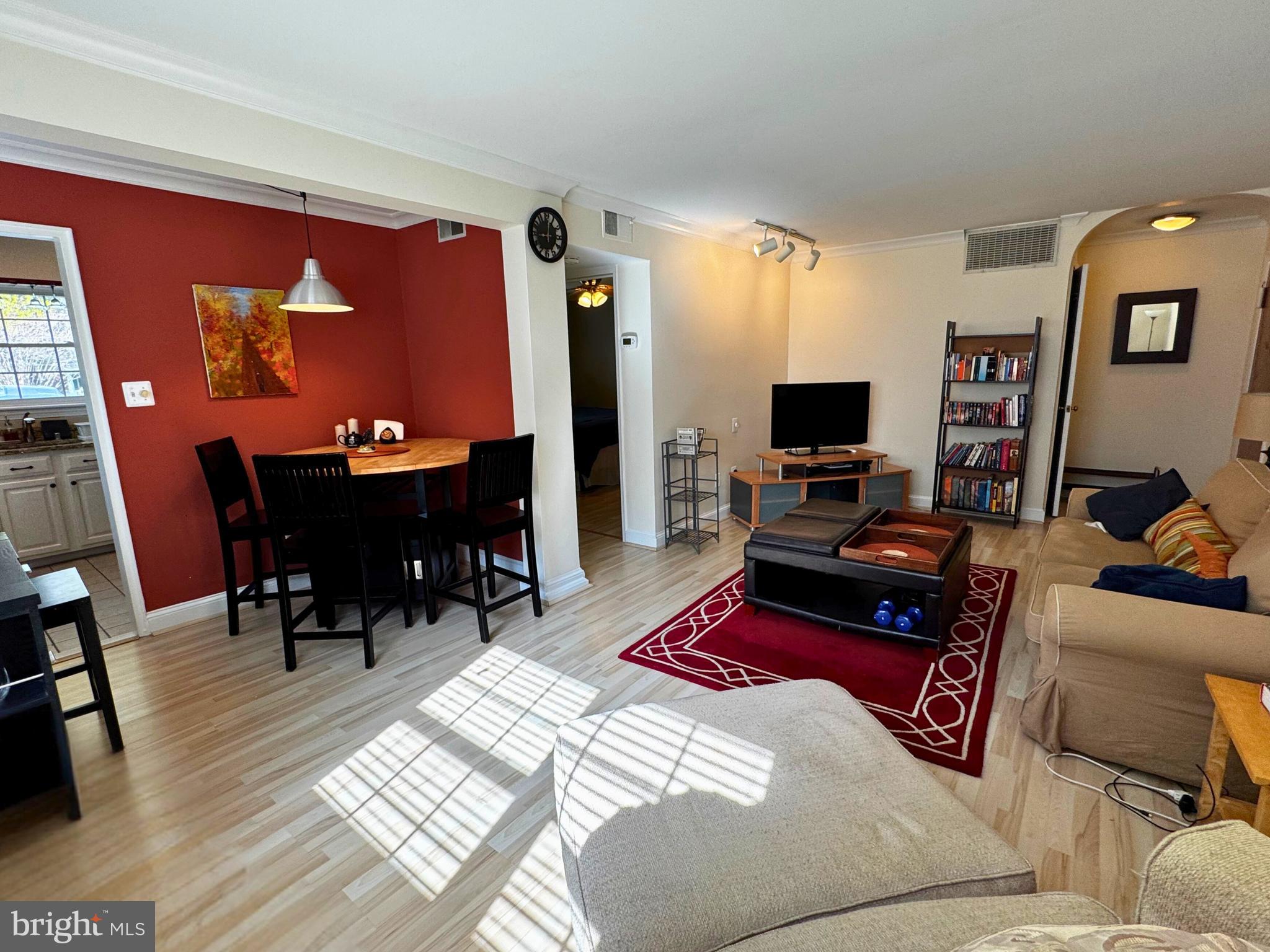 PALISADE GARDENS - Residential Lease