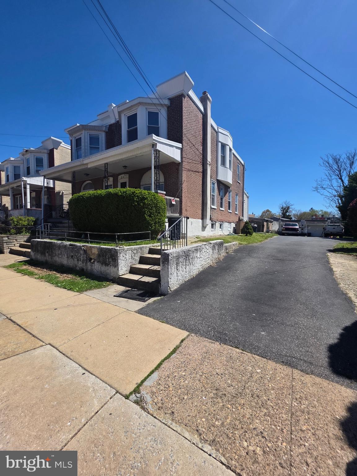Currently a duplex, 2 bed 1 bath on second floor and 1 bed 1 bath on the first floor.  Upstairs is tenant occupied.