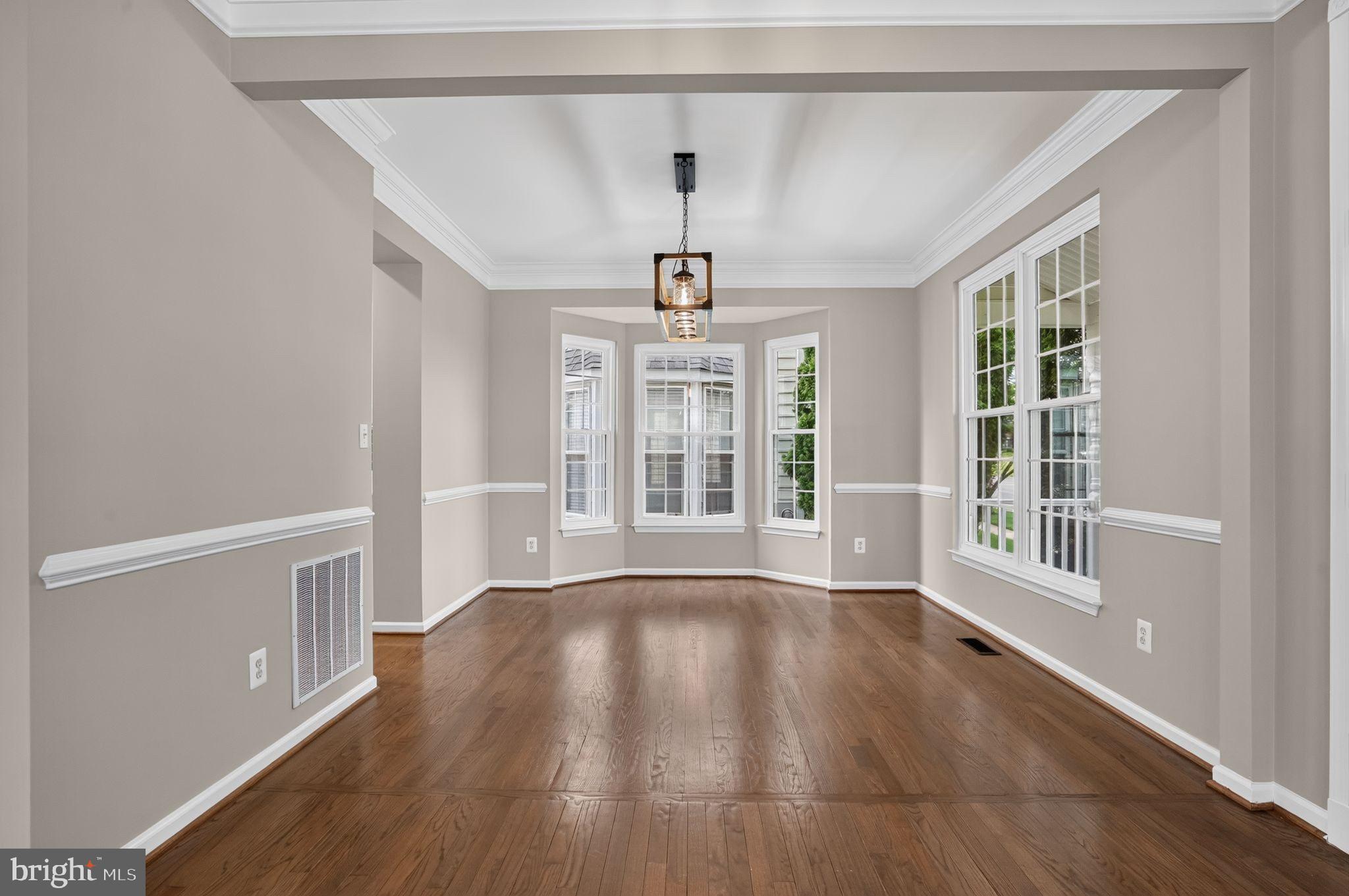 SOUTH RIDING - Residential