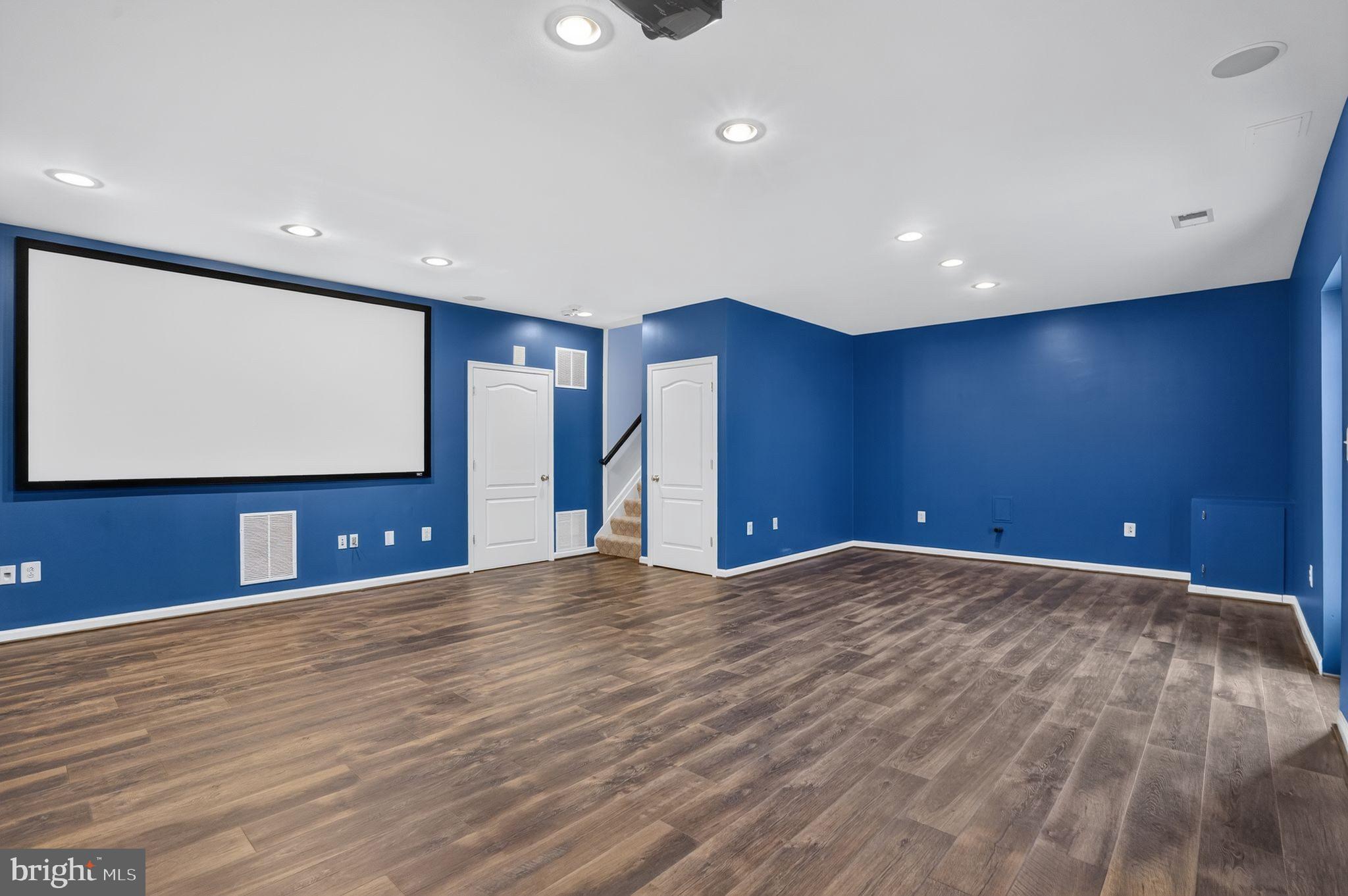 SOUTH RIDING - Residential