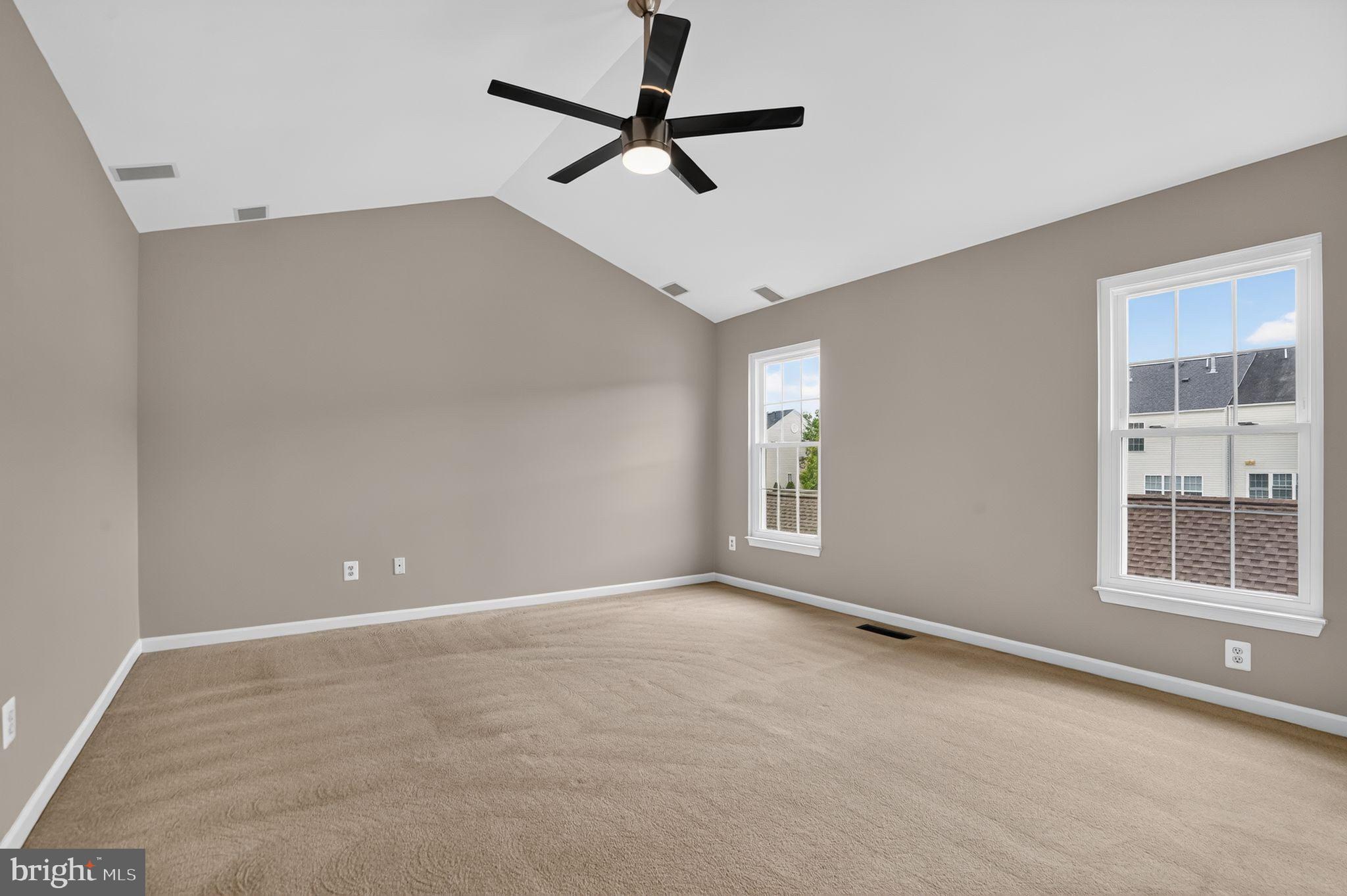 SOUTH RIDING - Residential