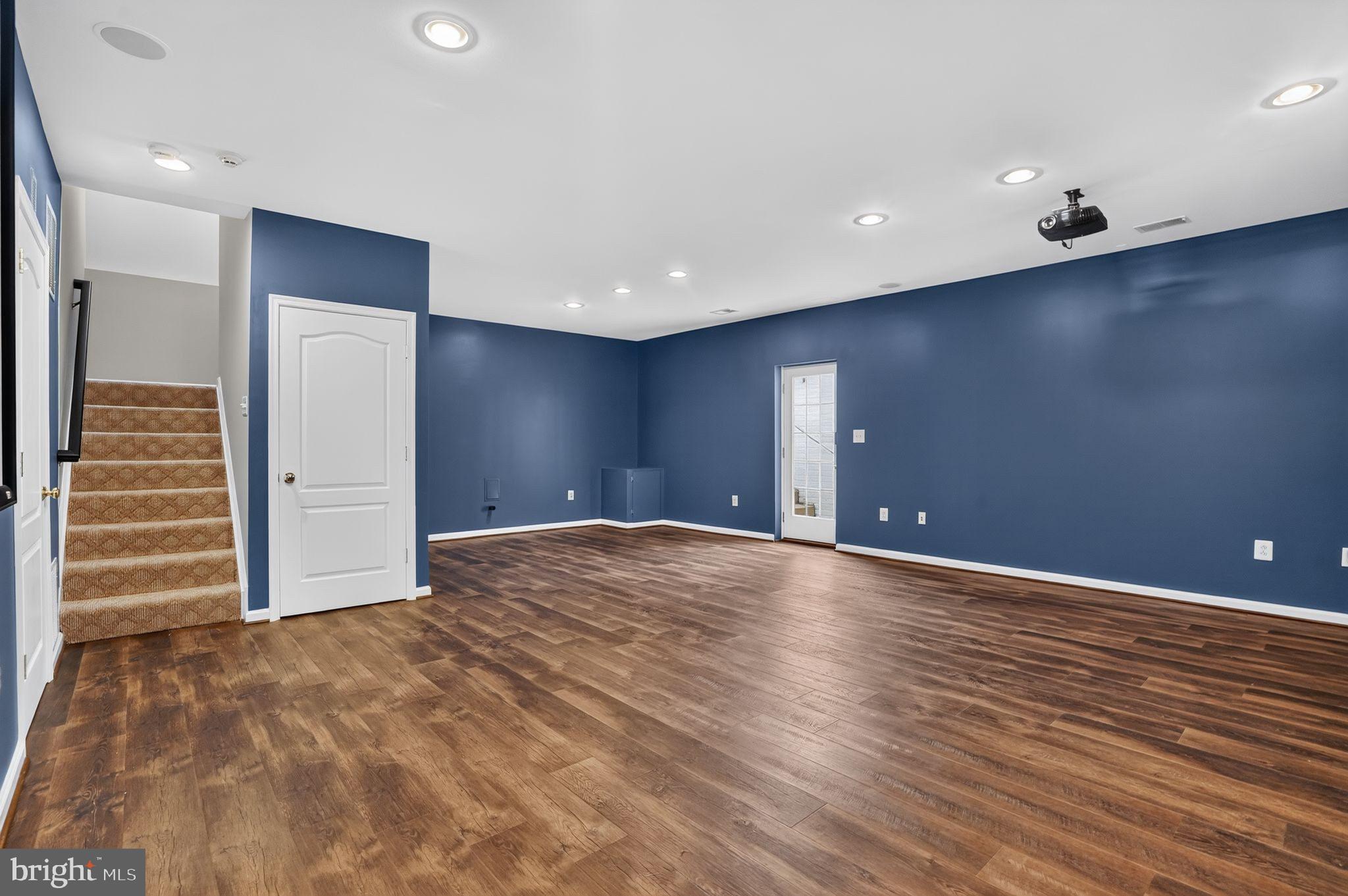 SOUTH RIDING - Residential