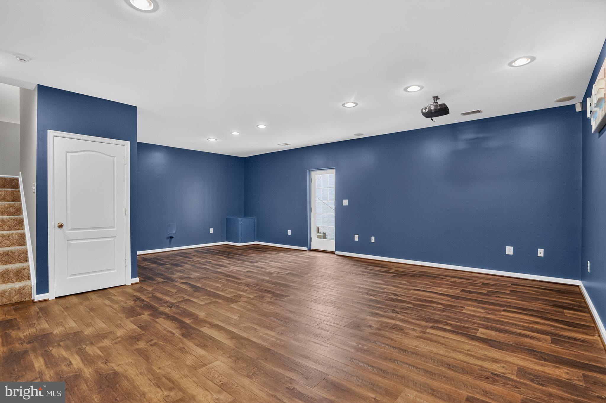 SOUTH RIDING - Residential