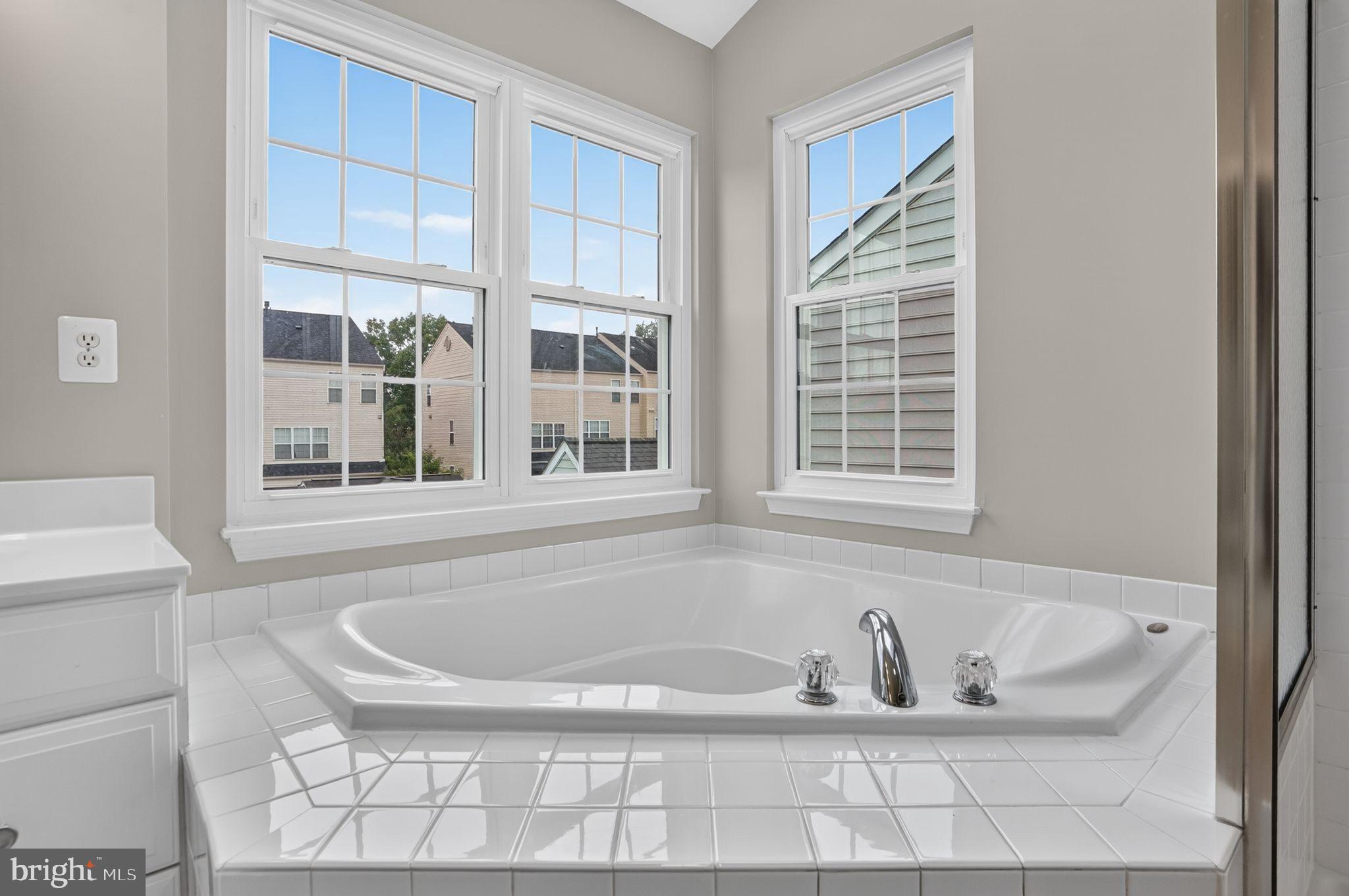 SOUTH RIDING - Residential