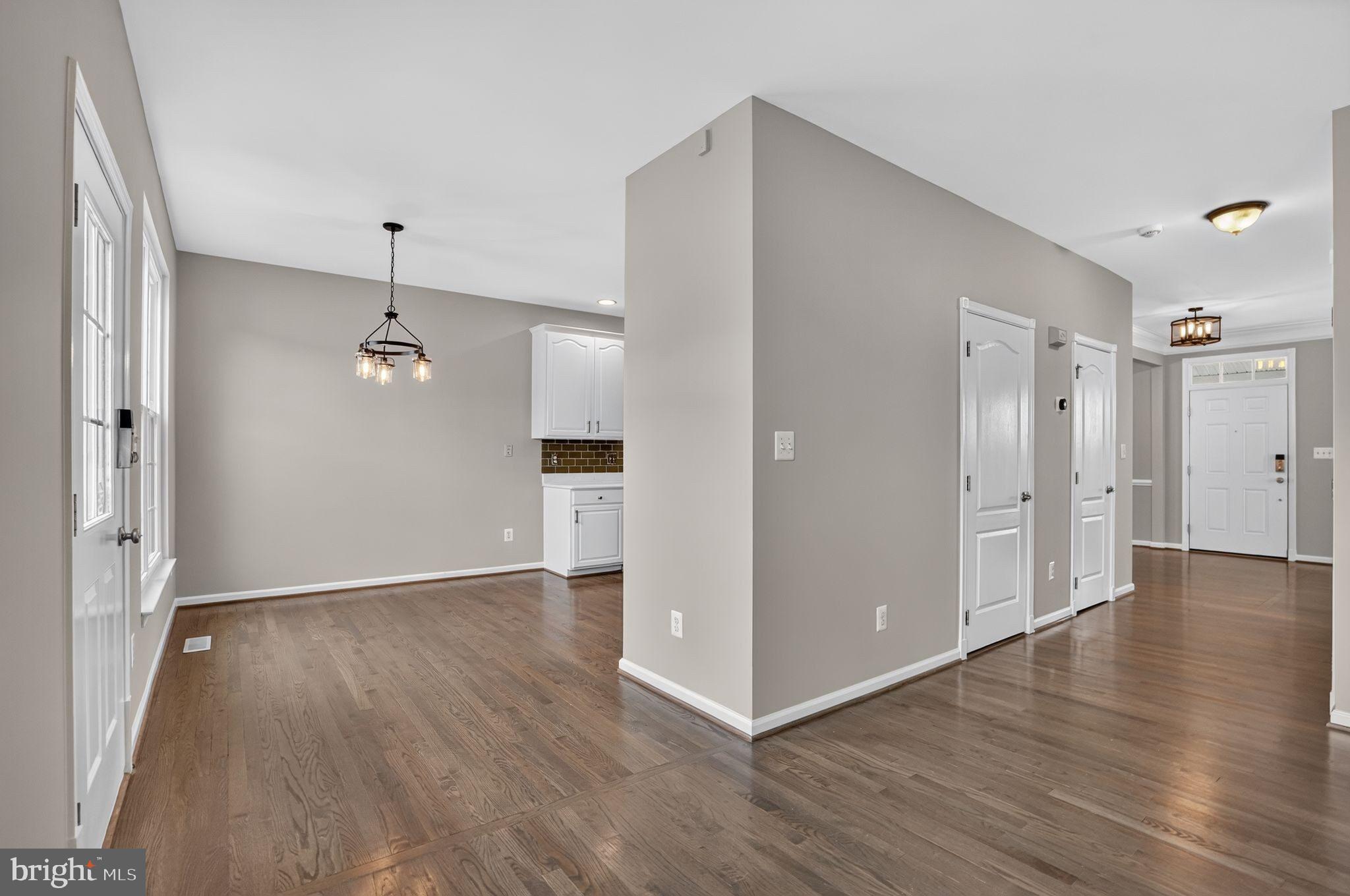 SOUTH RIDING - Residential