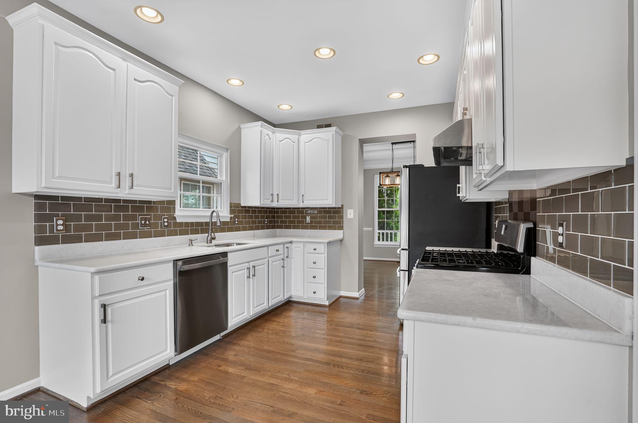 SOUTH RIDING - Residential