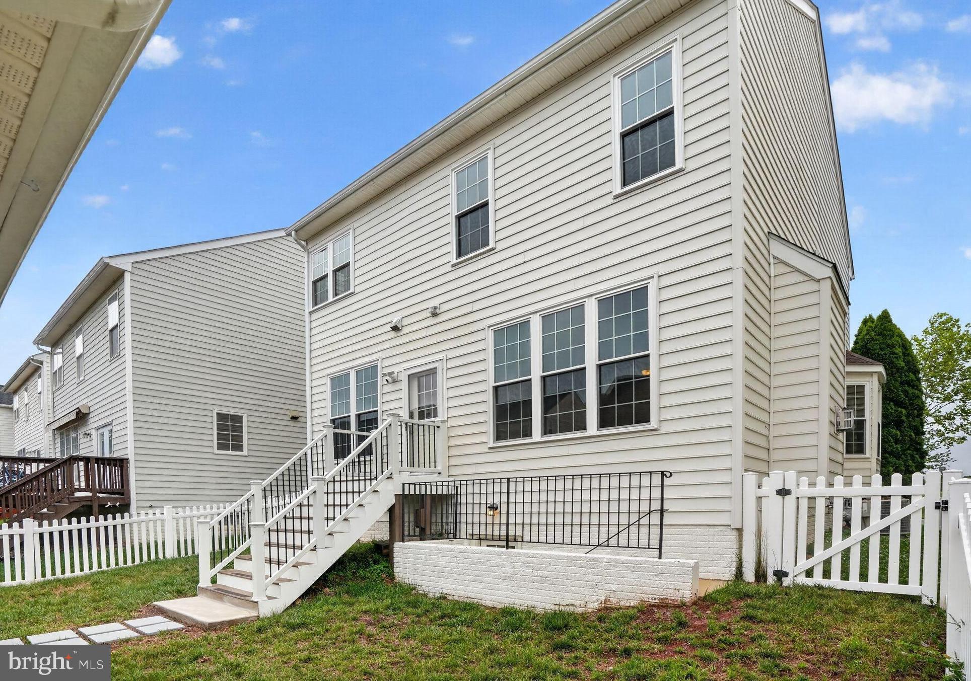 SOUTH RIDING - Residential