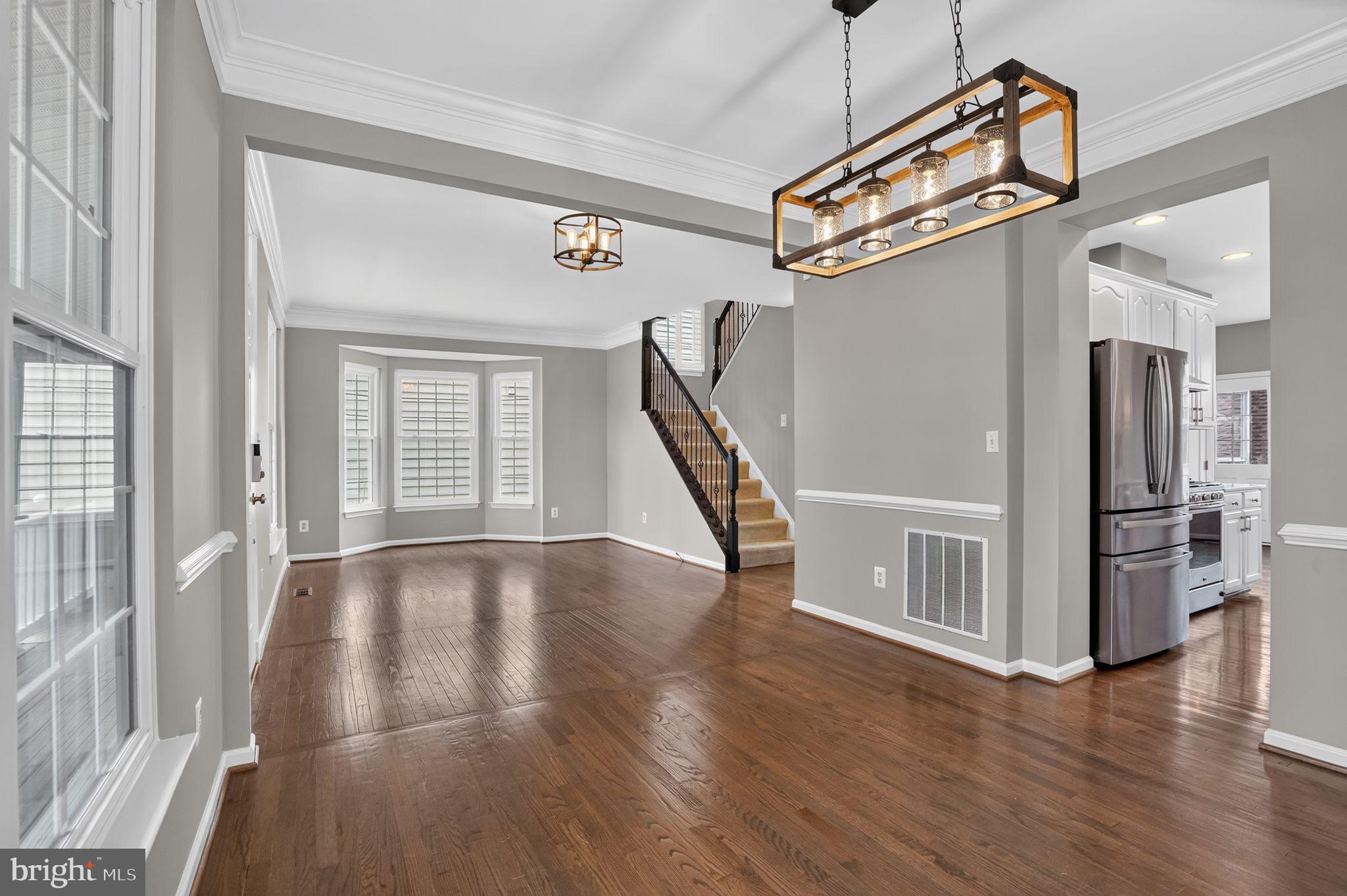 SOUTH RIDING - Residential