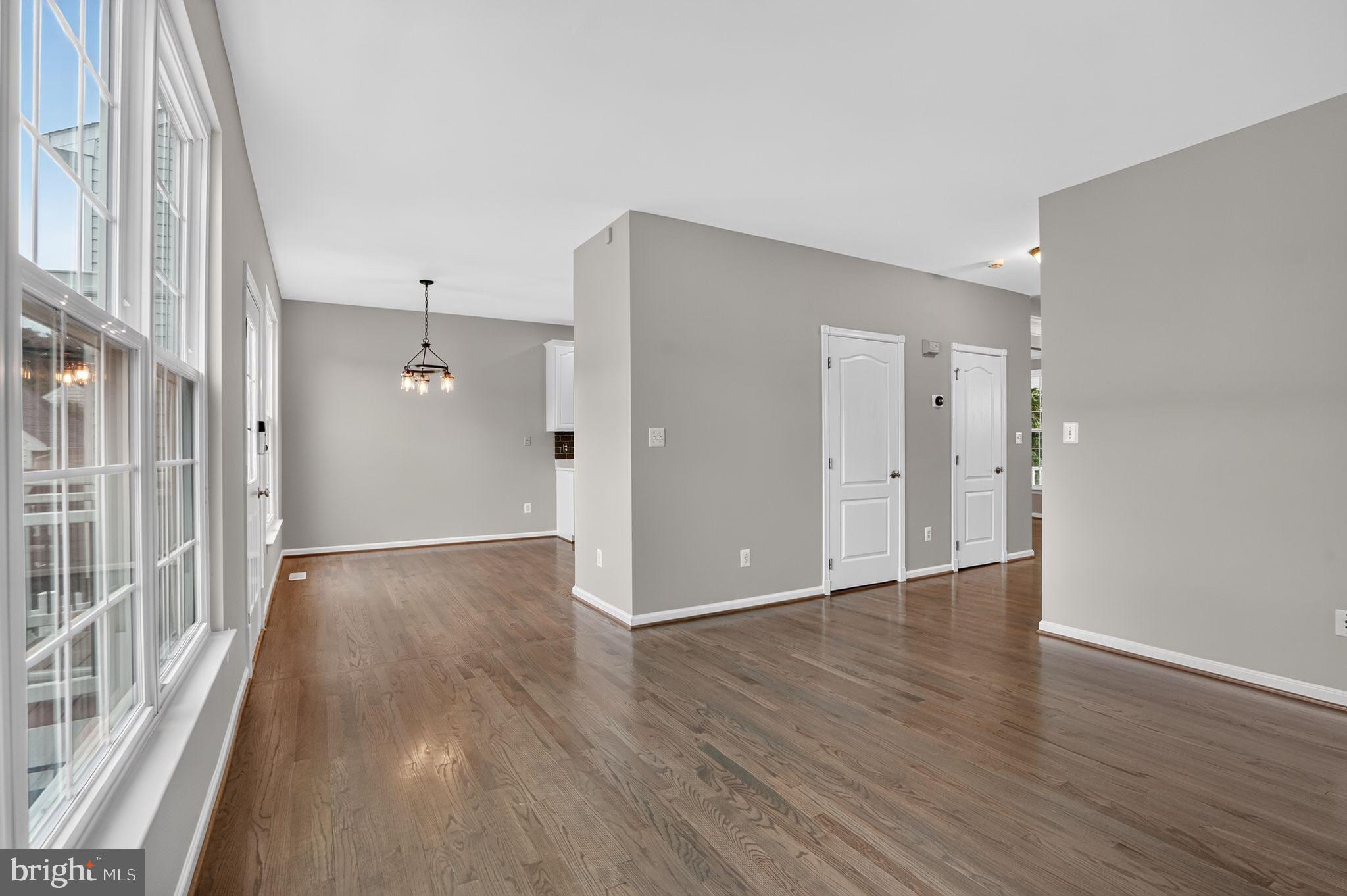 SOUTH RIDING - Residential