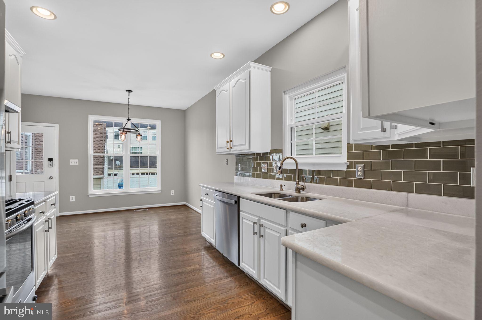 SOUTH RIDING - Residential