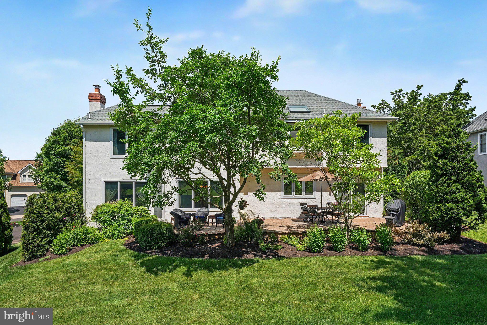 PINE CREST - Residential