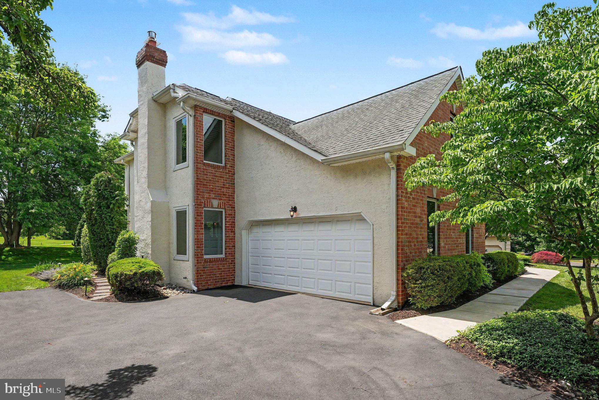 PINE CREST - Residential
