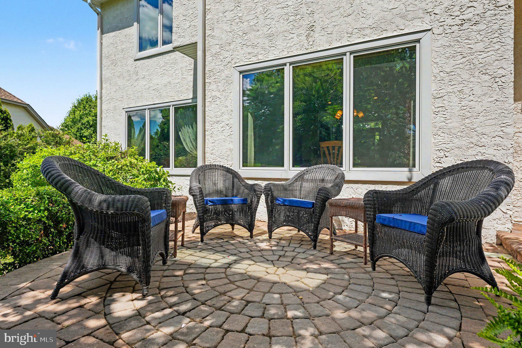 PINE CREST - Residential