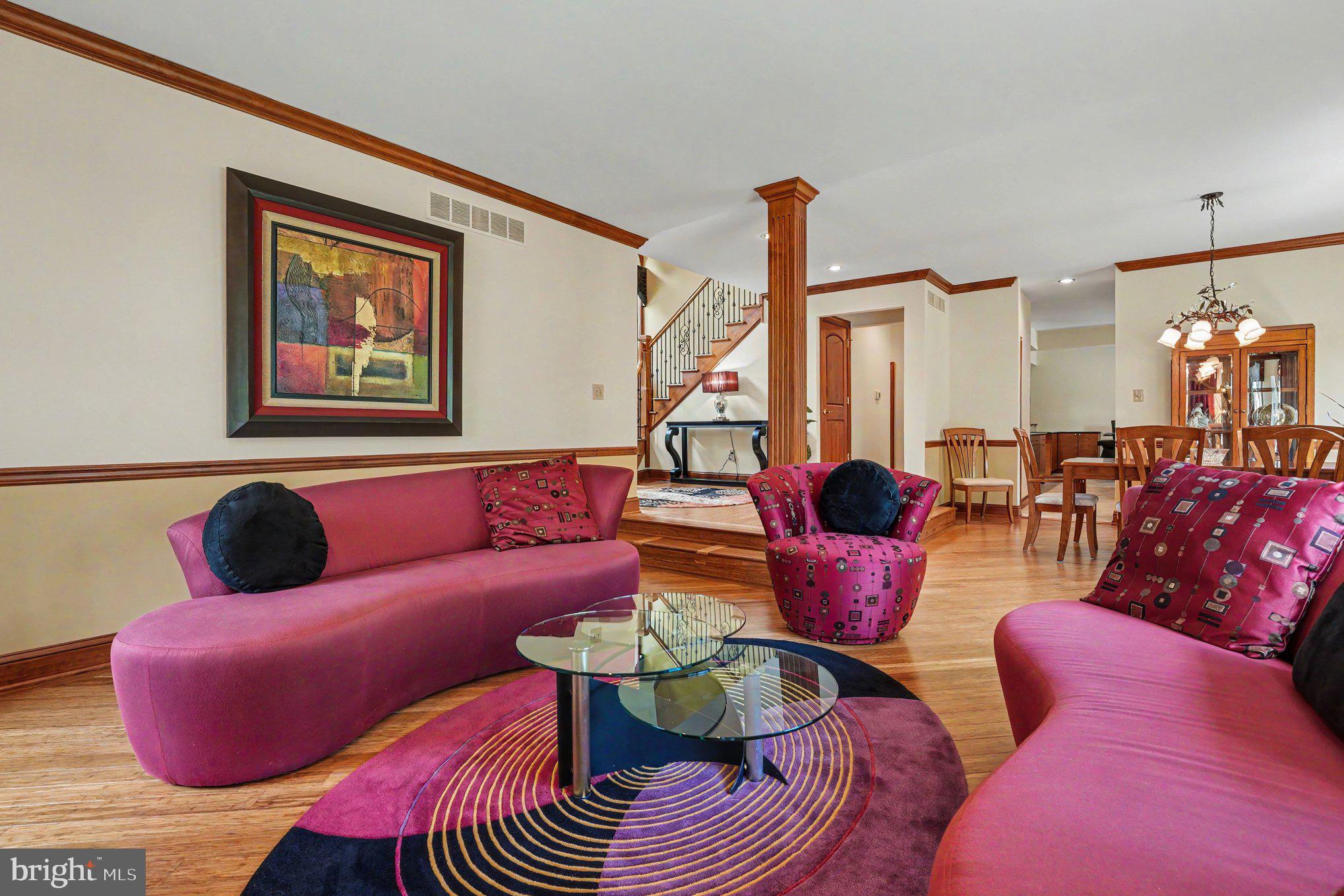 PINE CREST - Residential