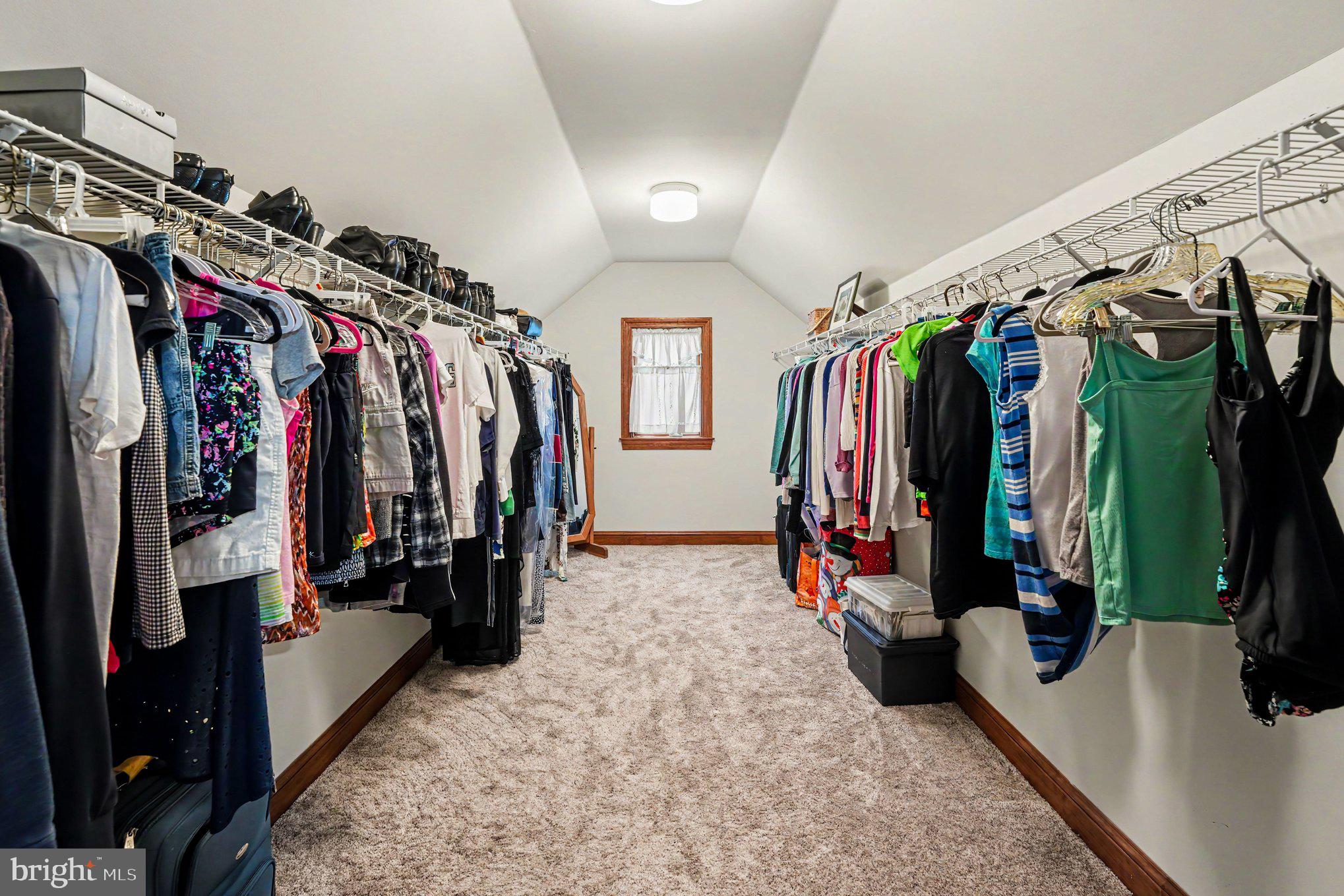 PINE CREST - Residential
