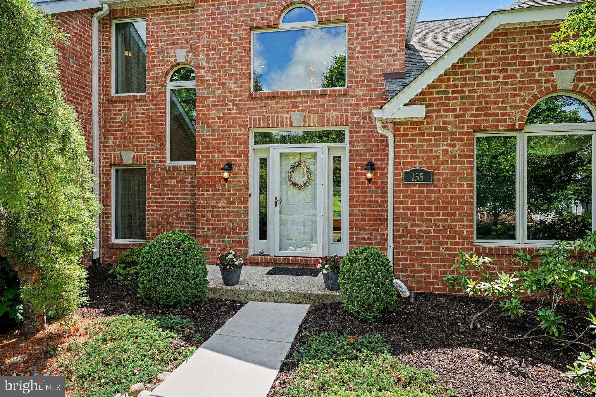 PINE CREST - Residential