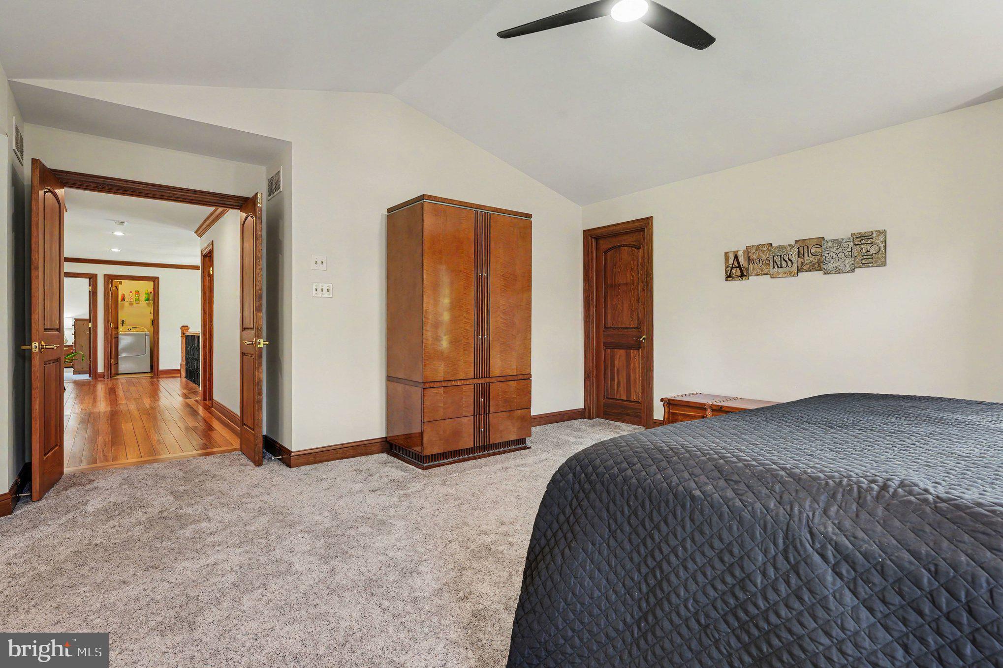 PINE CREST - Residential