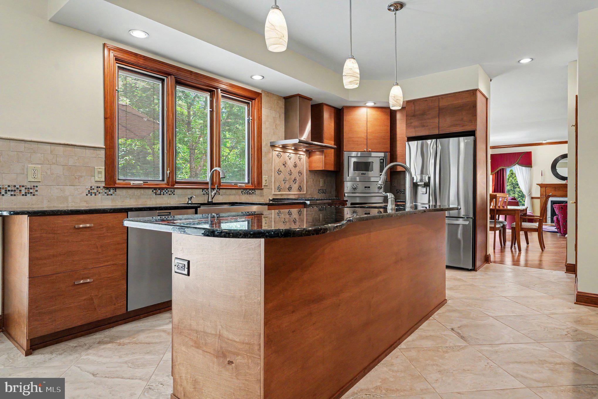 PINE CREST - Residential