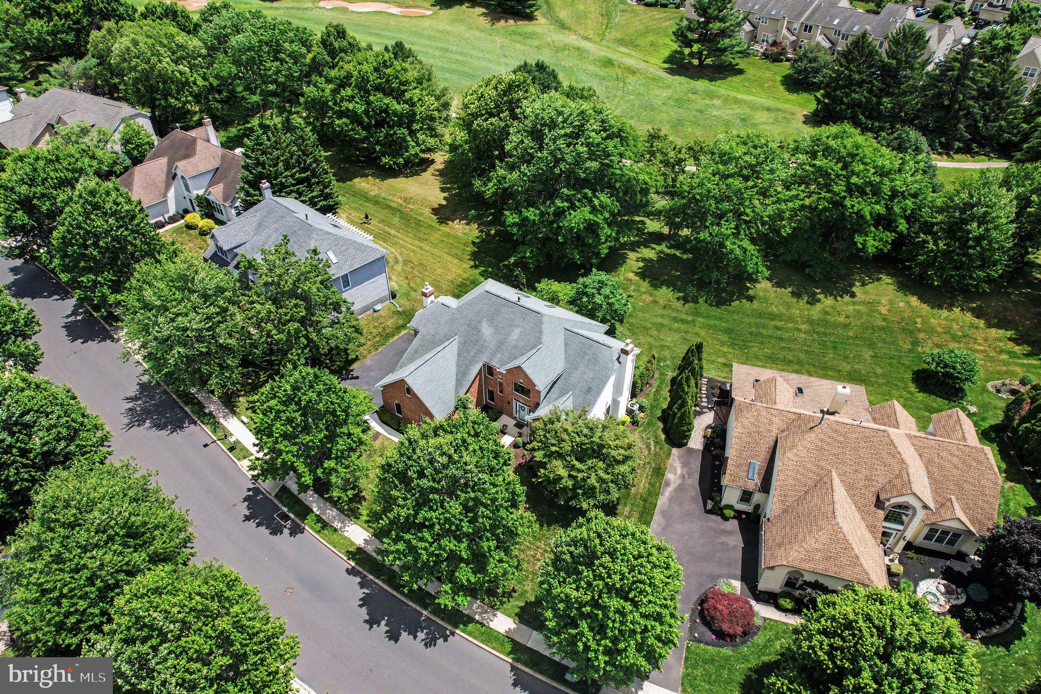 PINE CREST - Residential