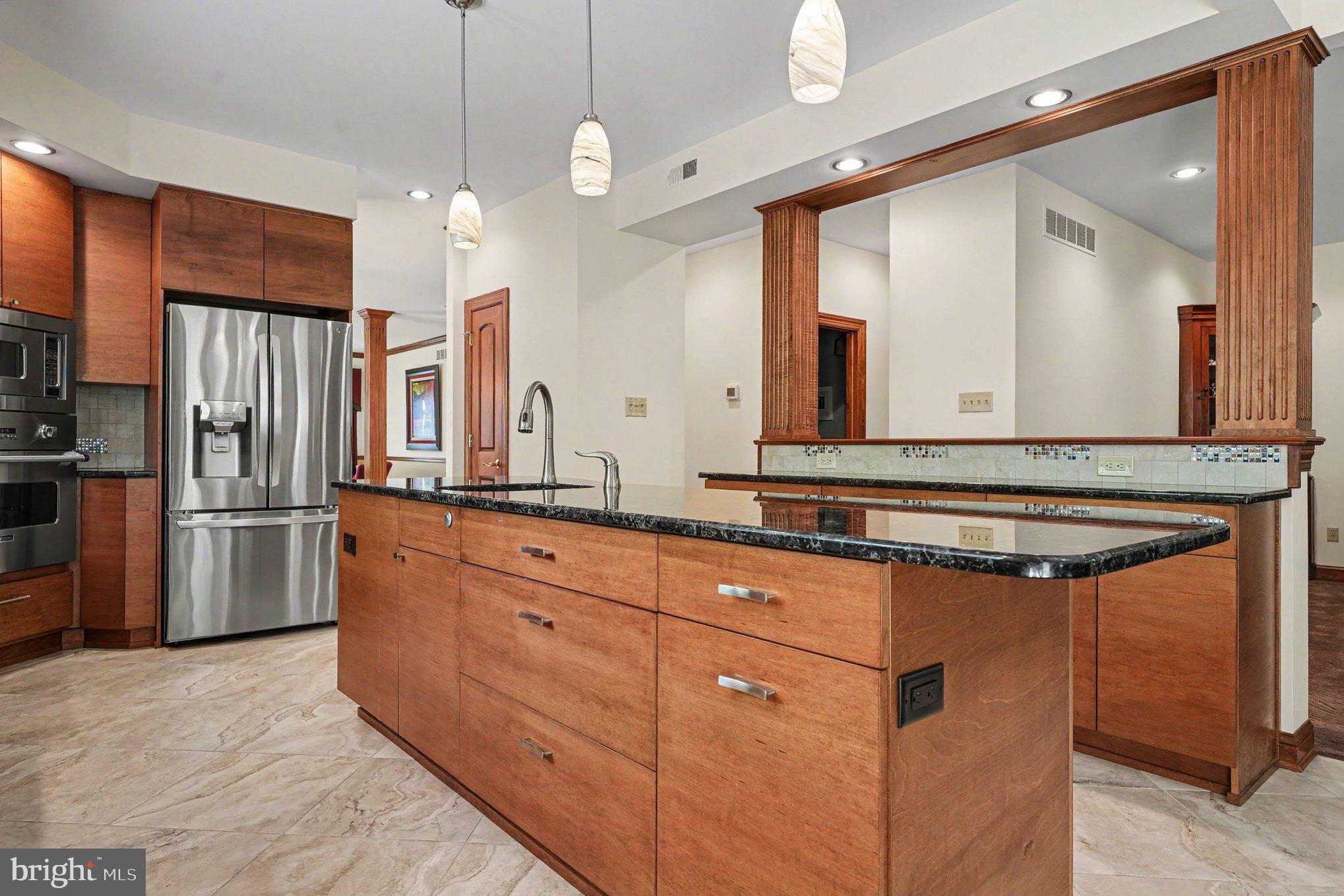 PINE CREST - Residential